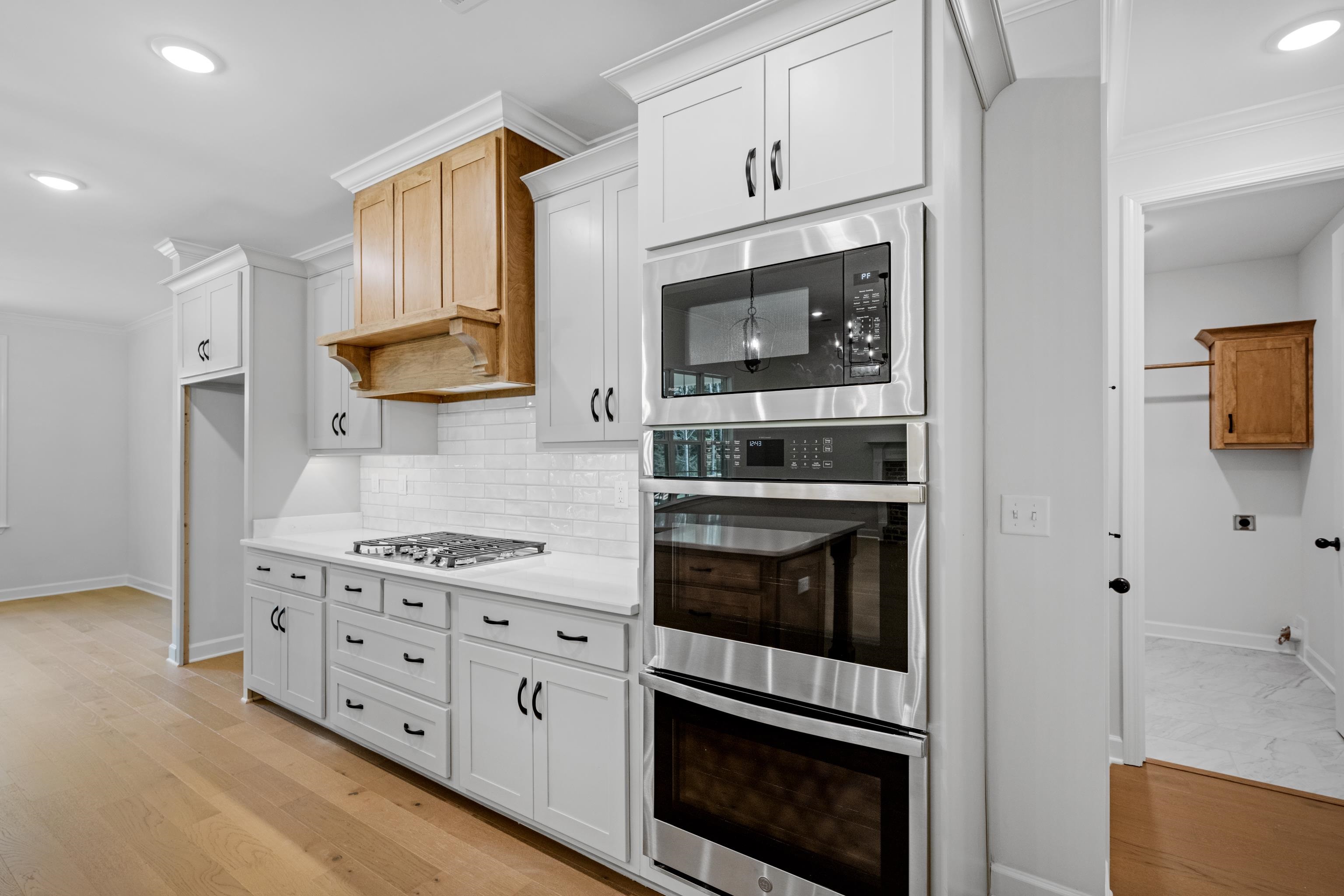 210 DRAKE DR