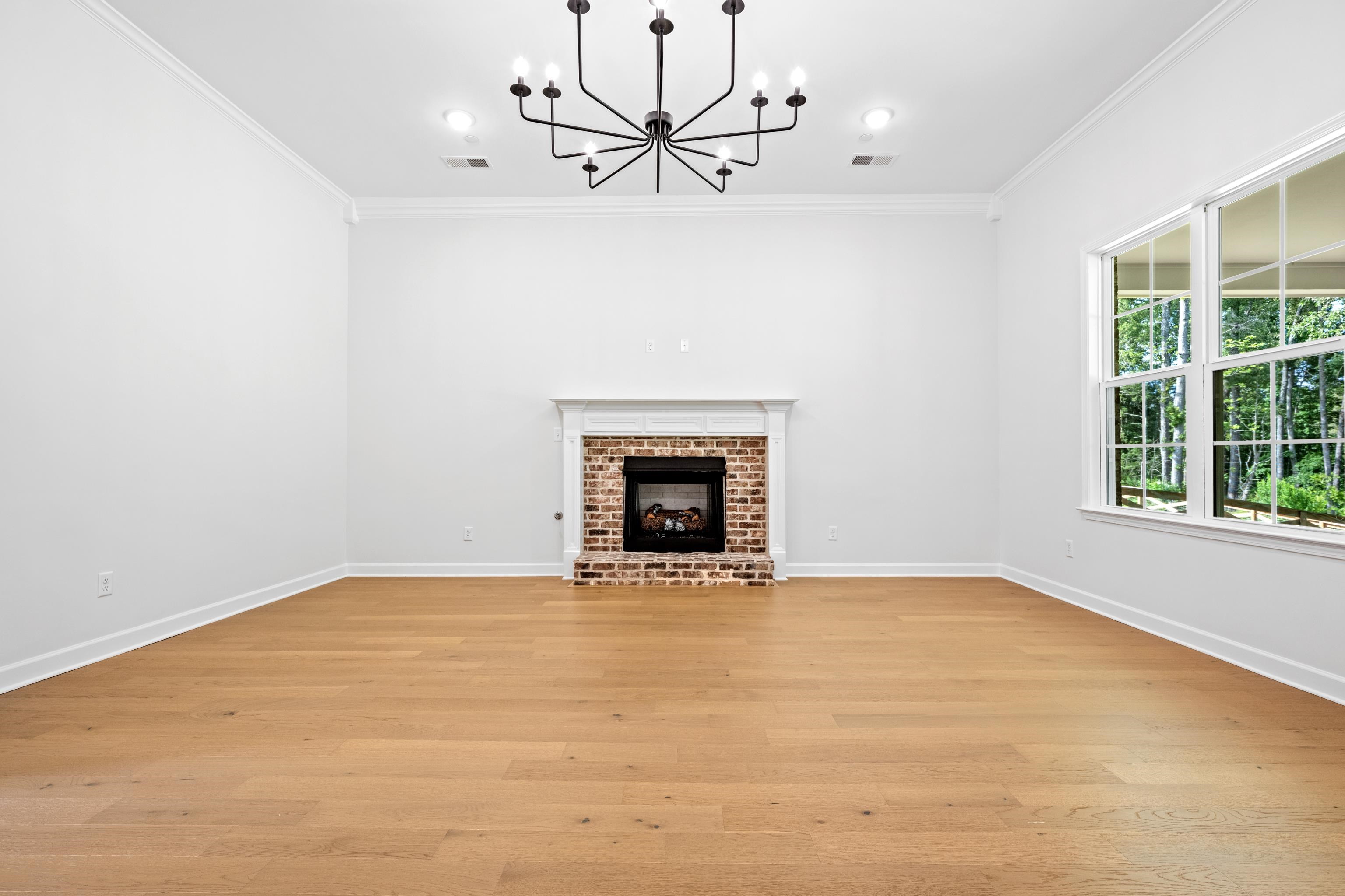 210 DRAKE DR