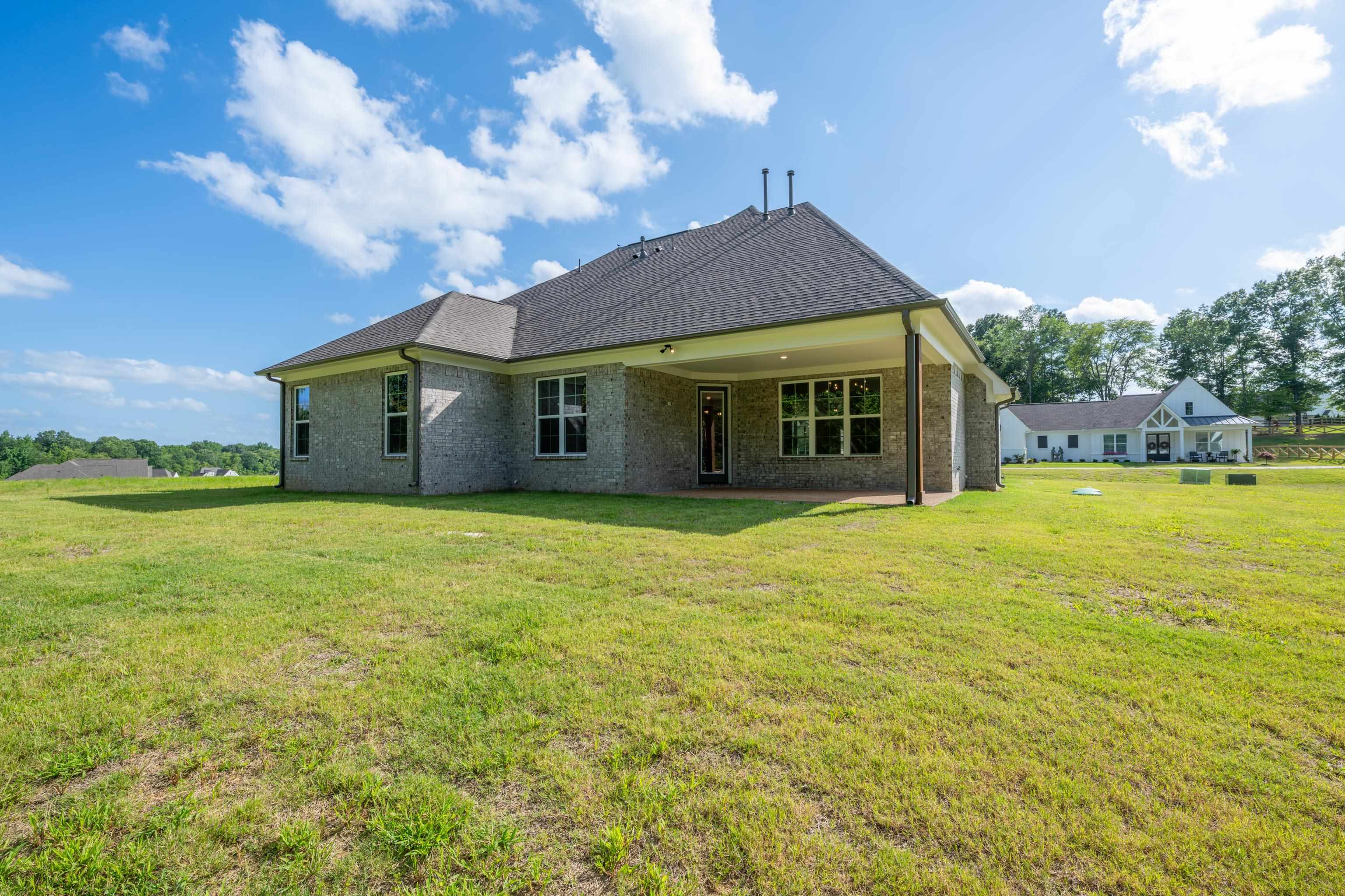 210 DRAKE DR