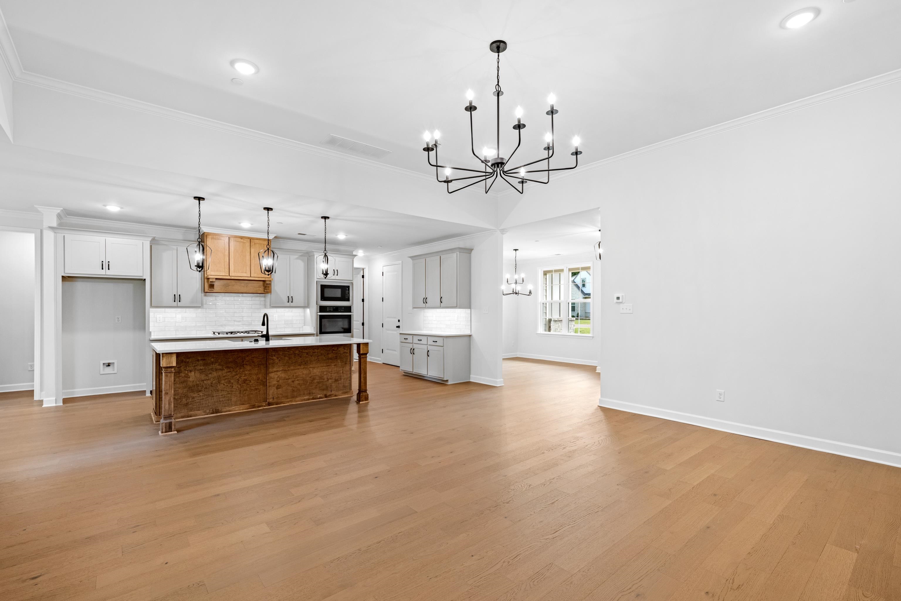 210 DRAKE DR
