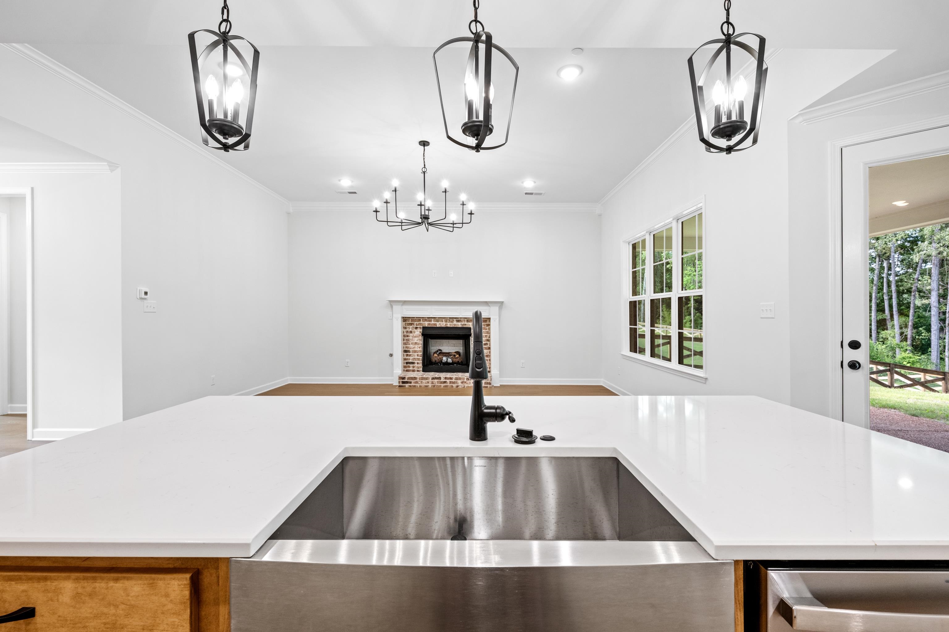 210 DRAKE DR
