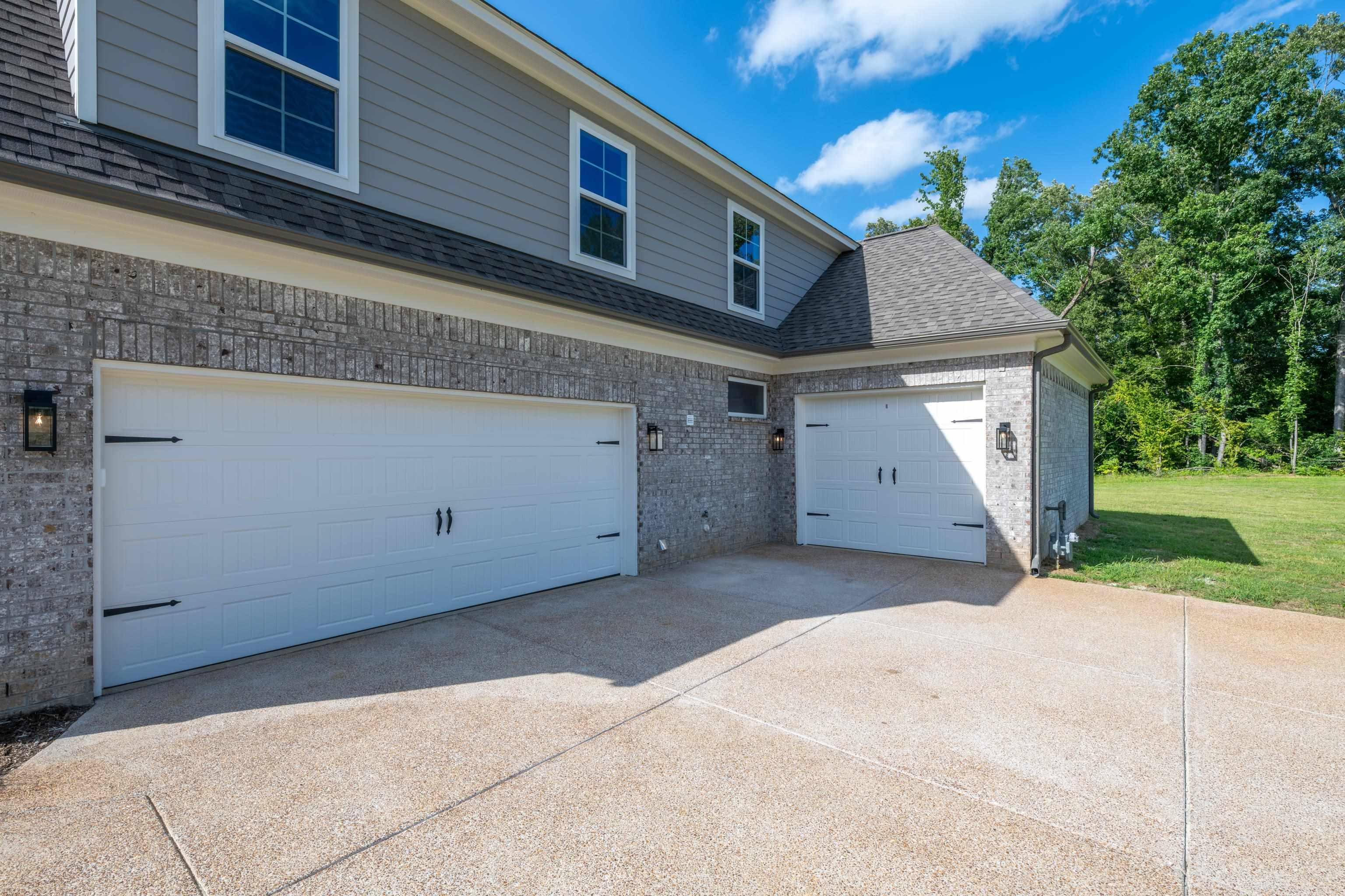 210 DRAKE DR