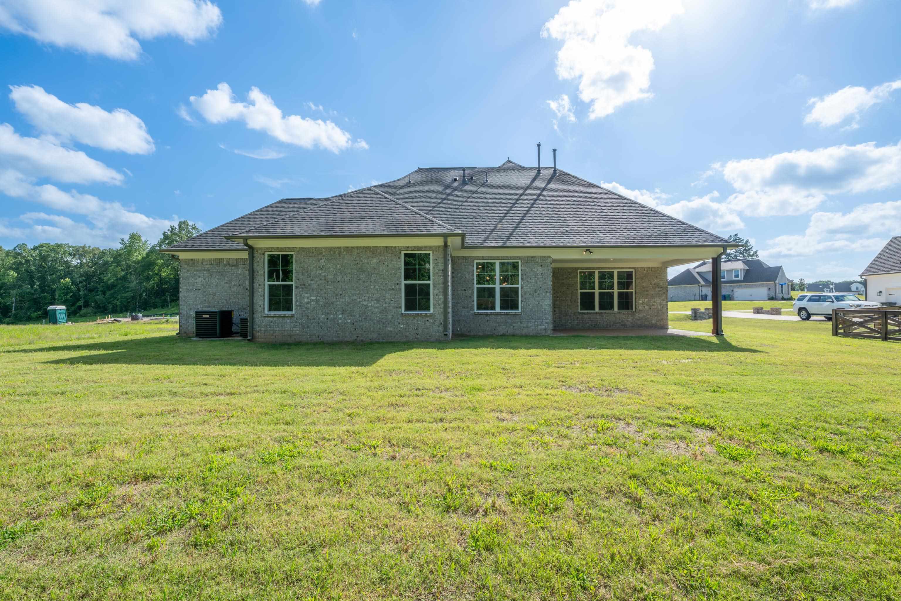 210 DRAKE DR