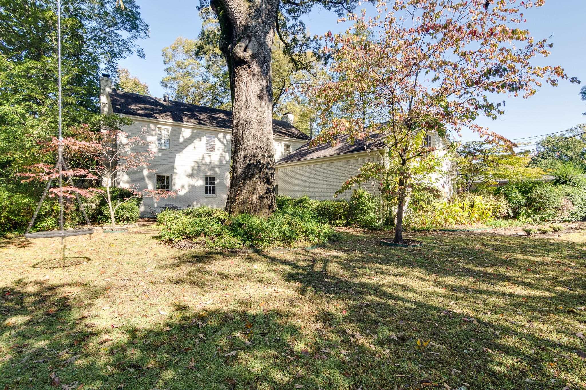4915 LAKE DR