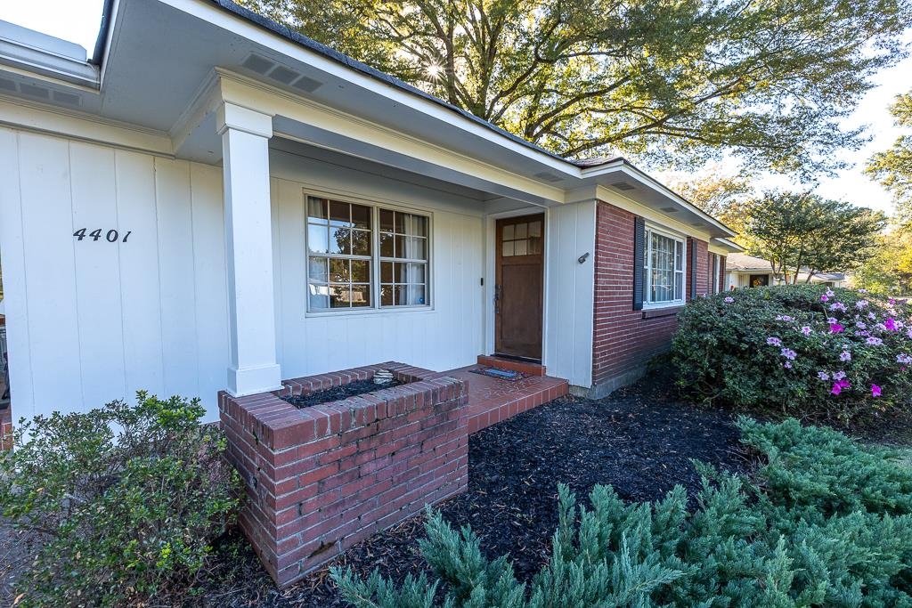 4401 CHARLESWOOD DR