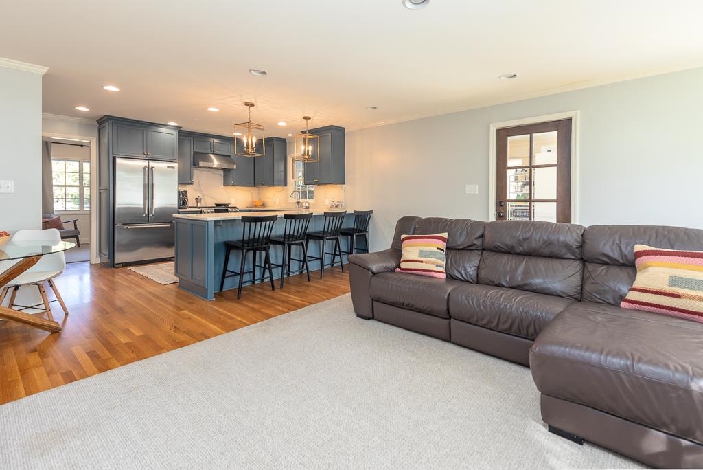4401 CHARLESWOOD DR