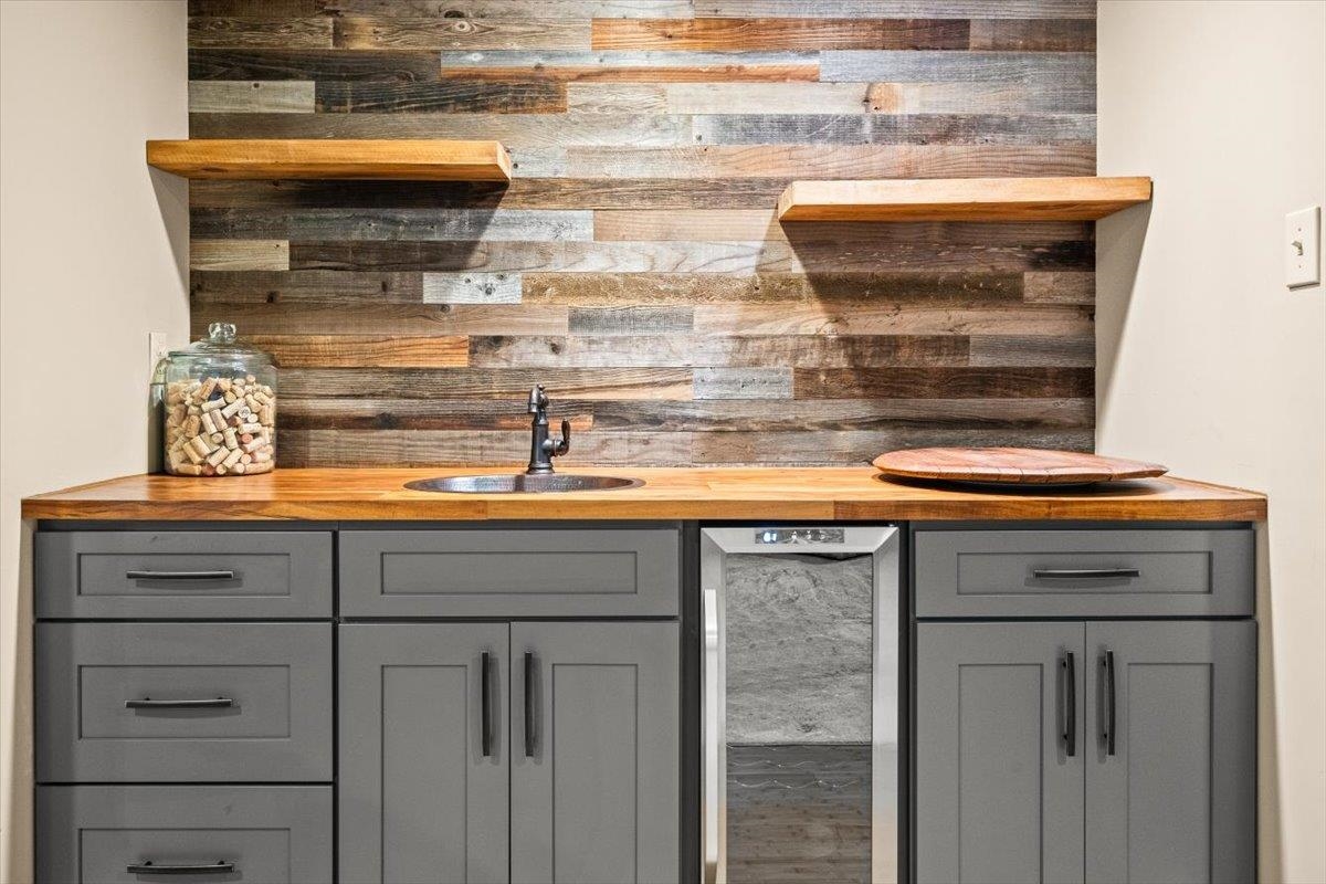 2061 STAFFORD PARK LN