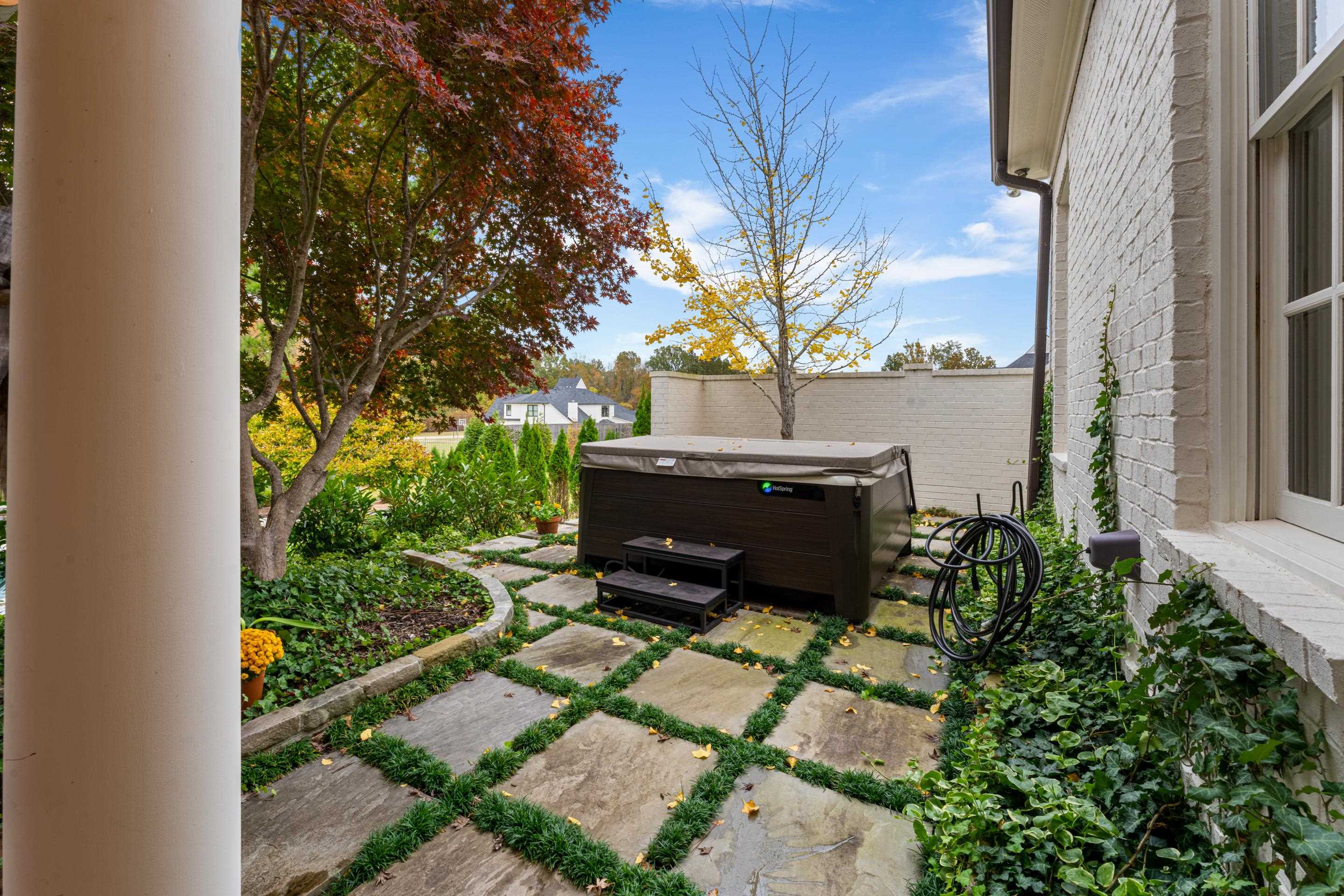 140 ALLOWAY CV