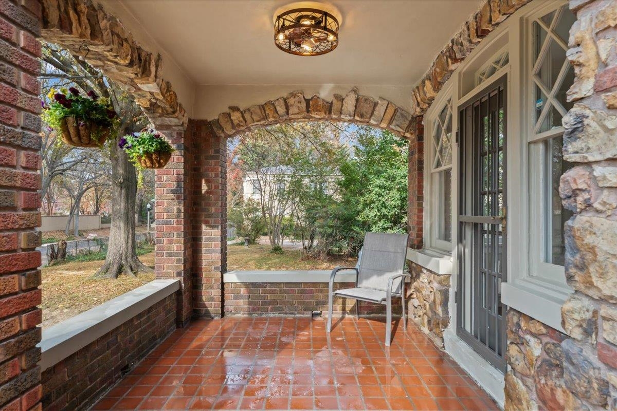 352 BUENA VISTA PL