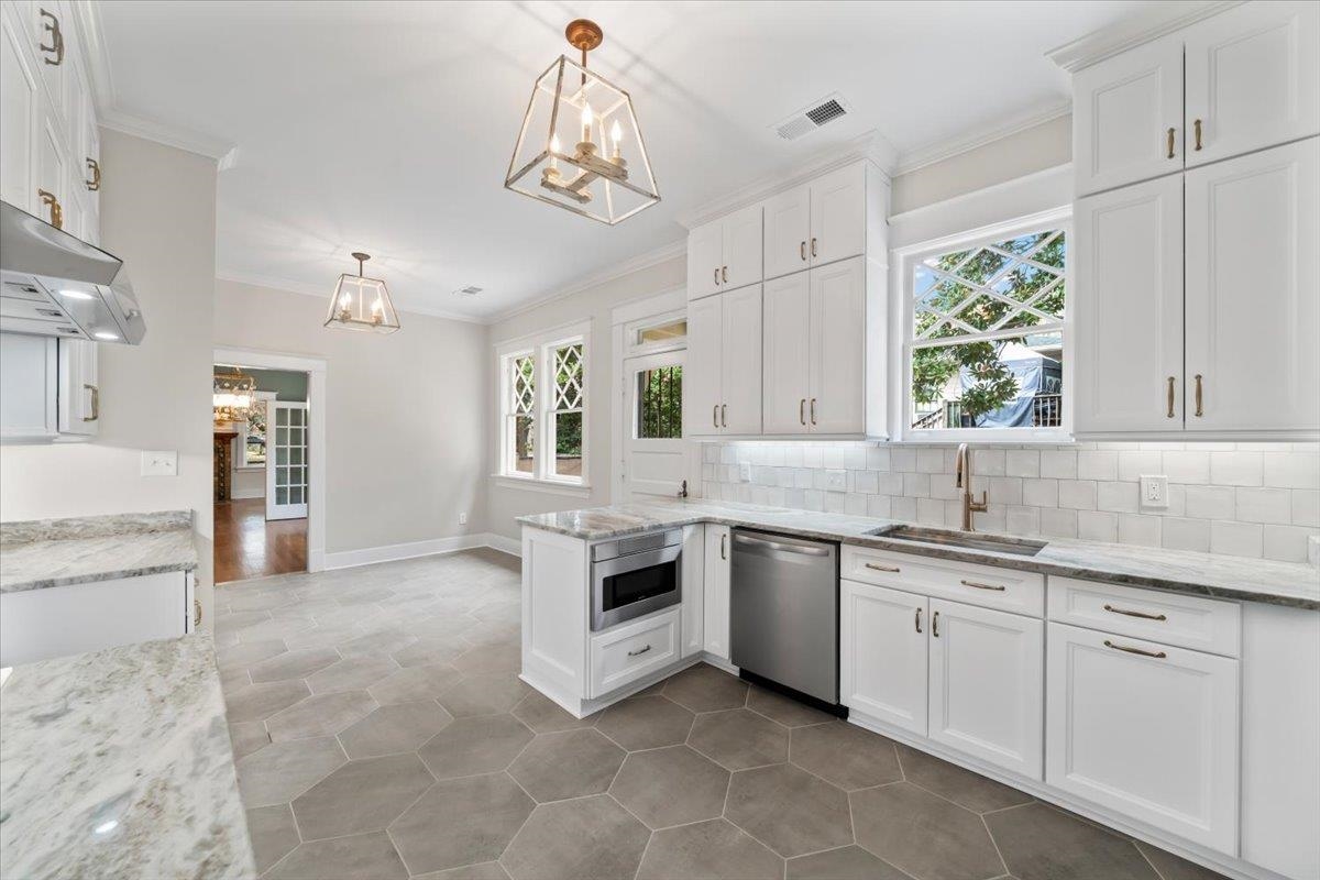 352 BUENA VISTA PL