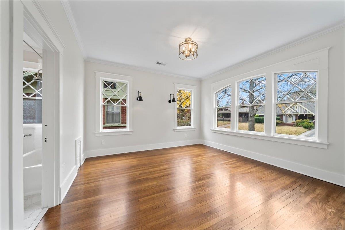 352 BUENA VISTA PL