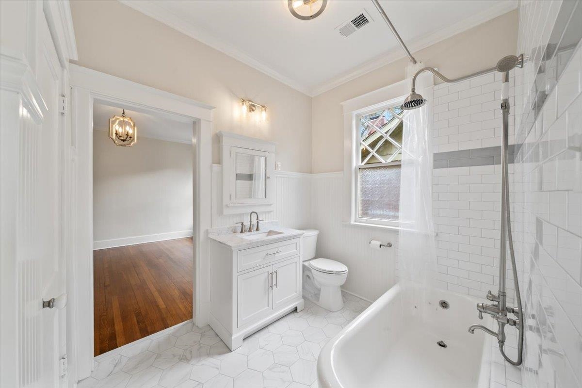 352 BUENA VISTA PL