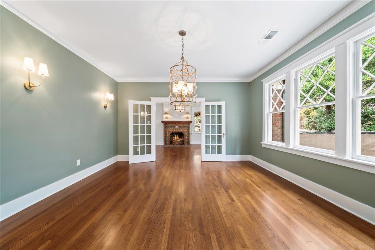 352 BUENA VISTA PL