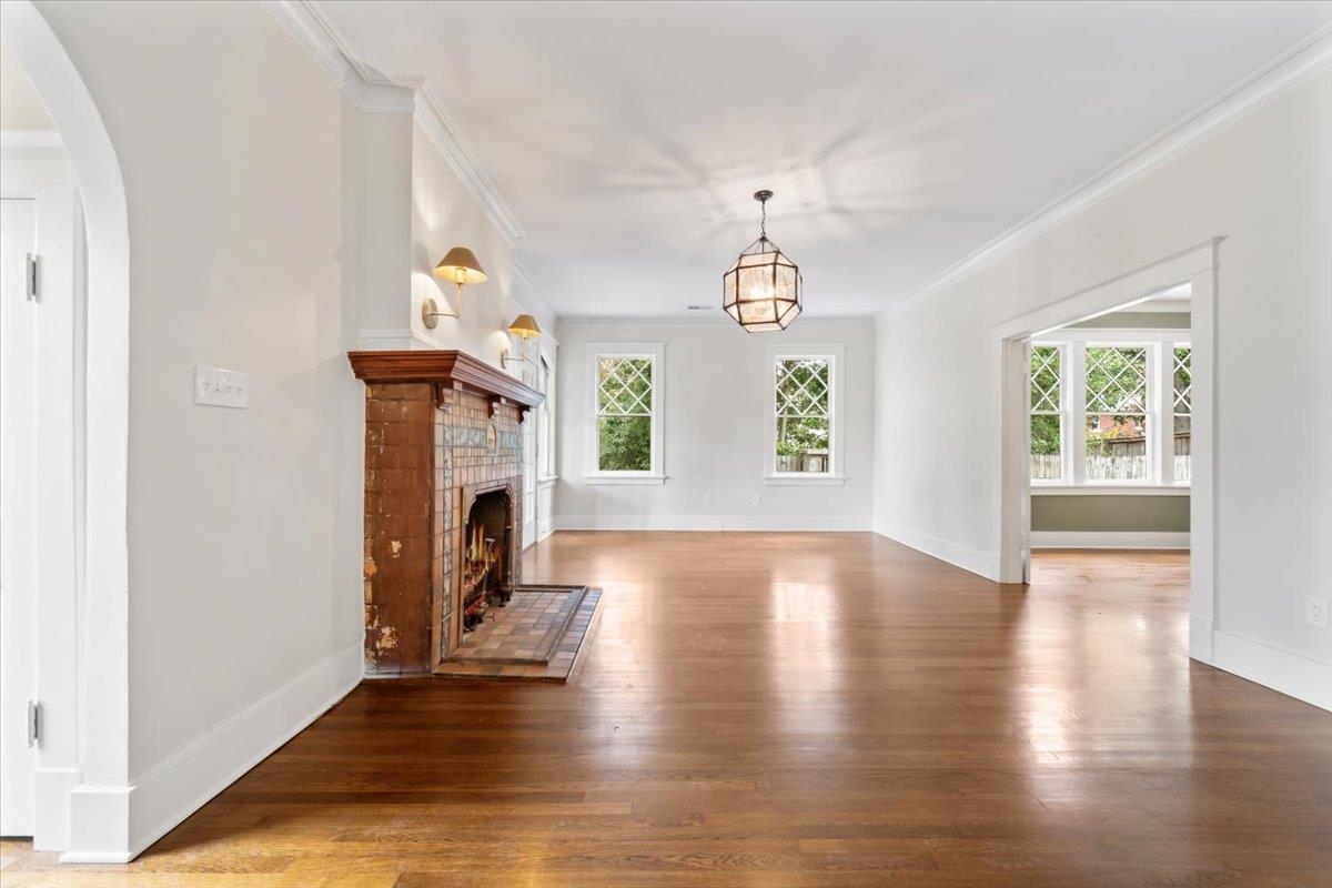 352 BUENA VISTA PL