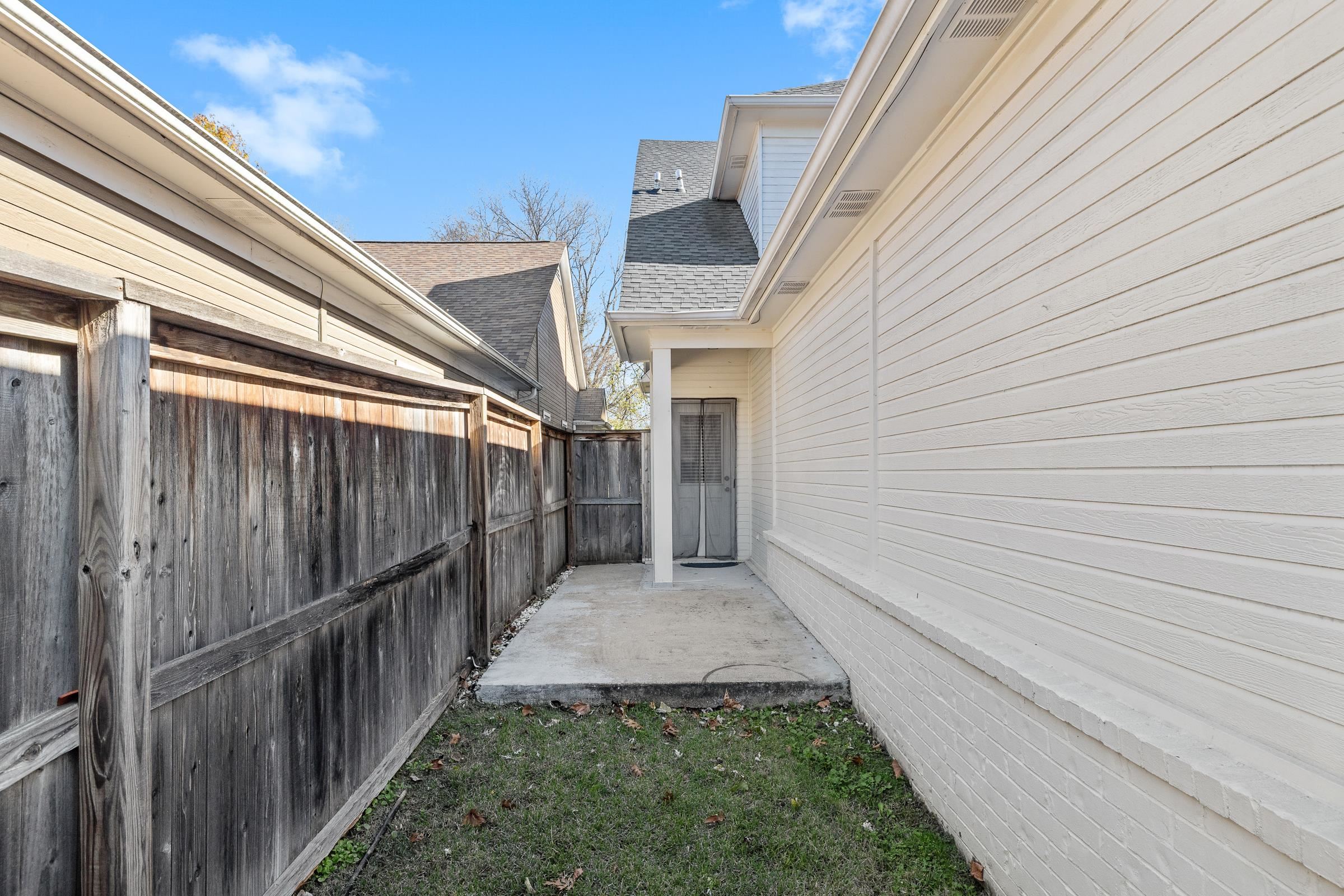 1323 ISLAND RIDGE DR