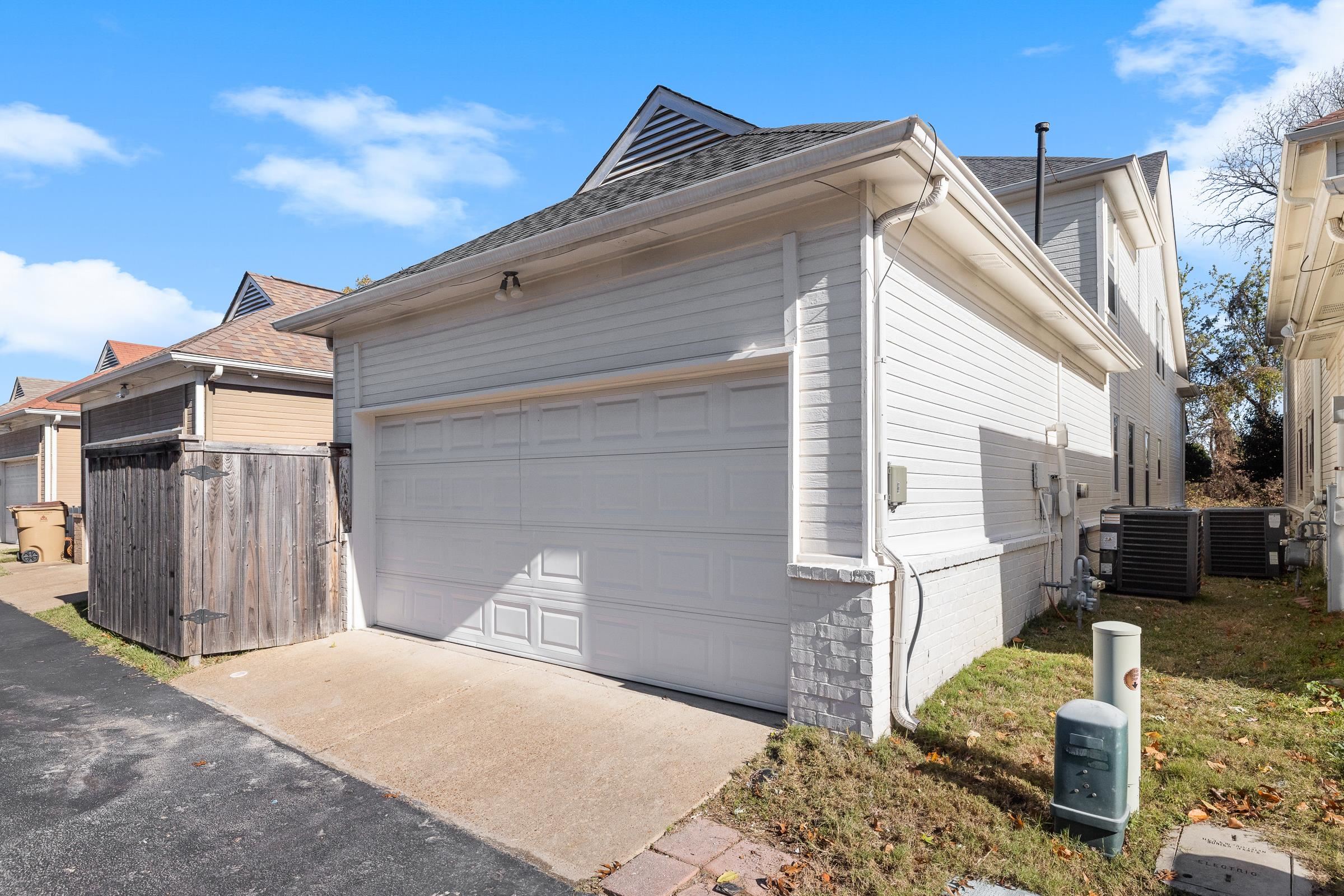 1323 ISLAND RIDGE DR