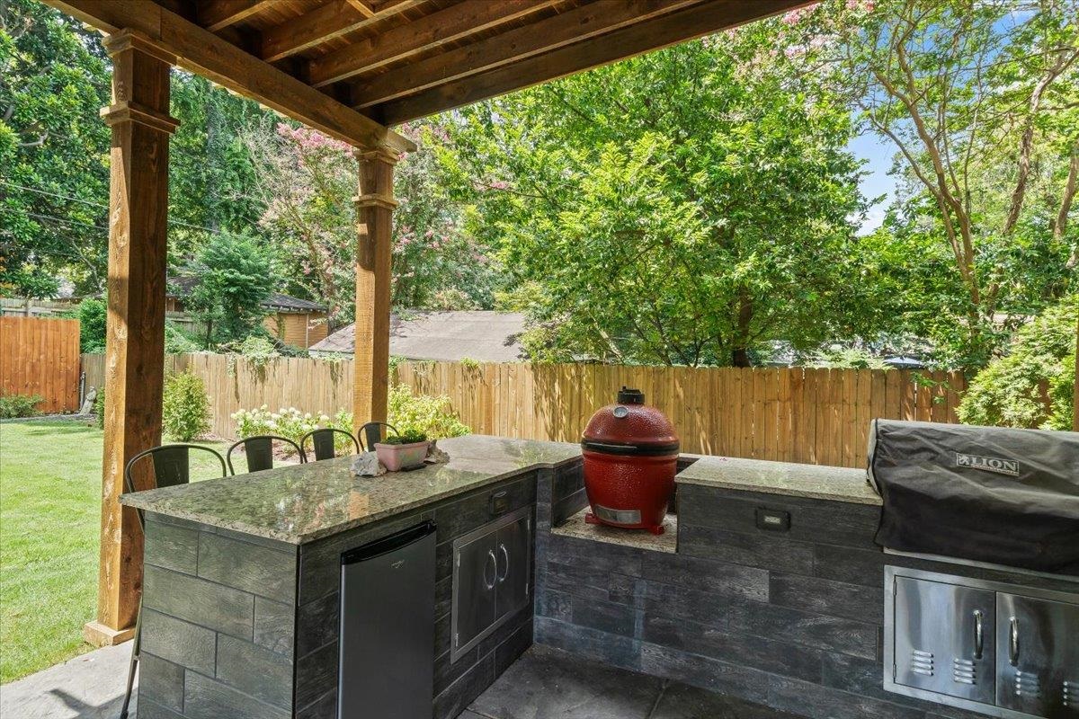 1789 LINDEN AVE