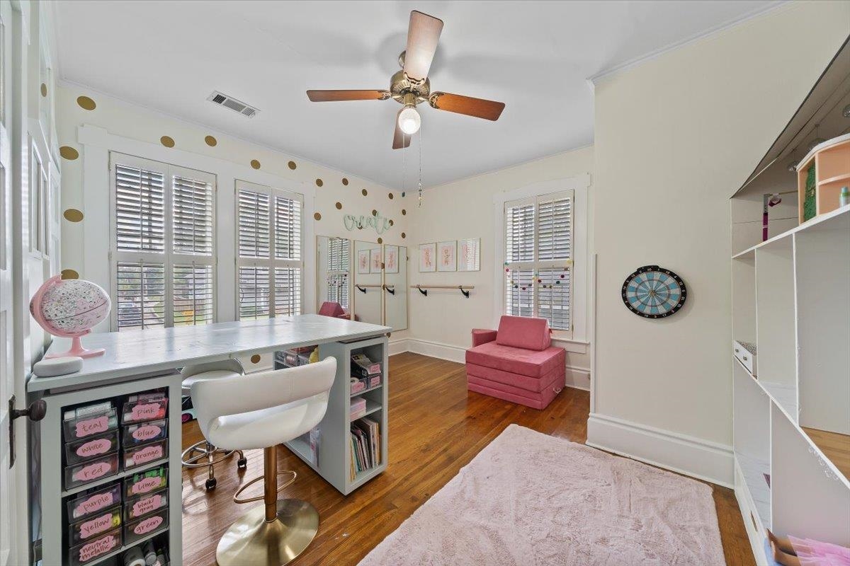 1789 LINDEN AVE