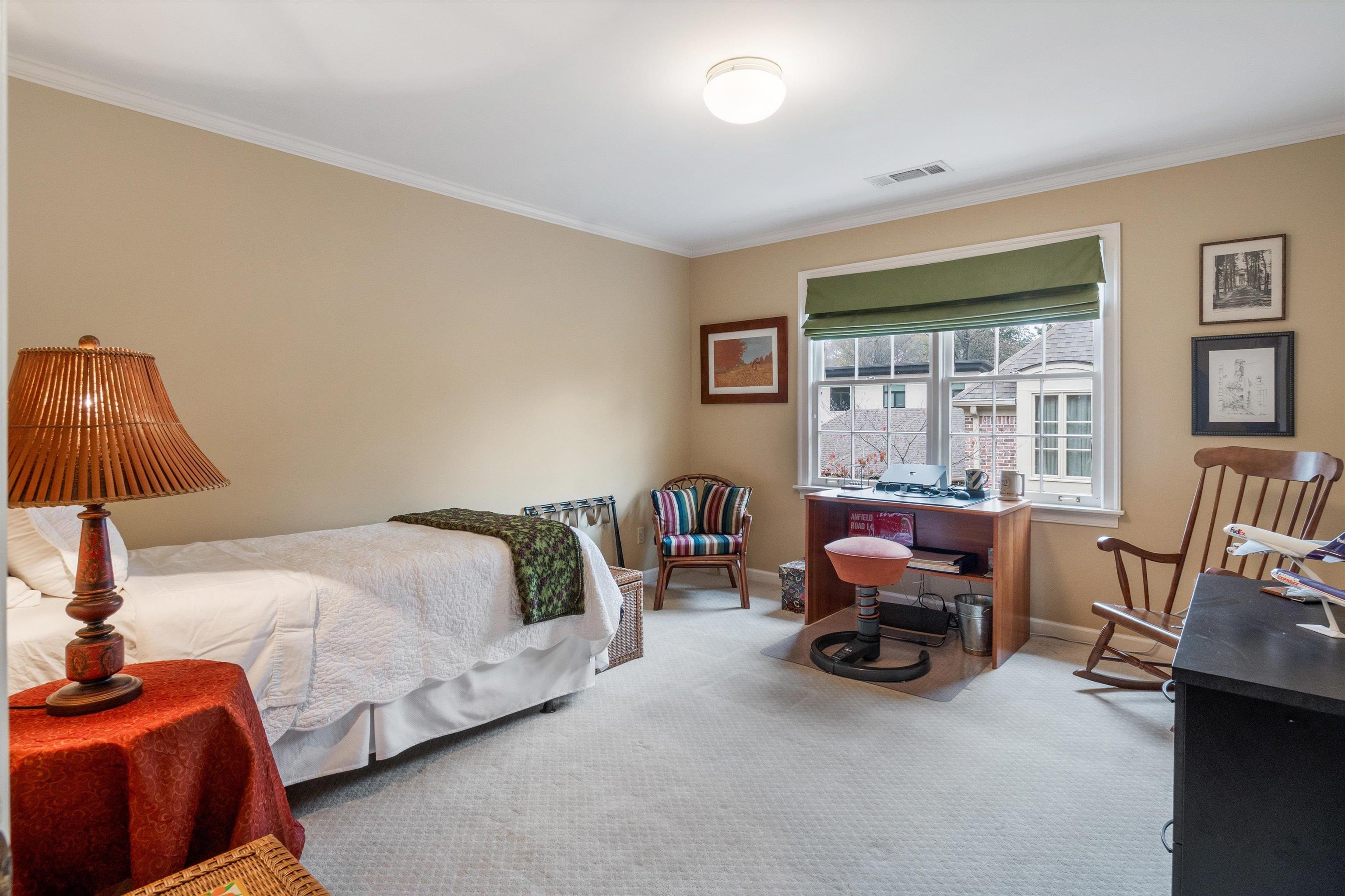 4792 WHITEHALL CV