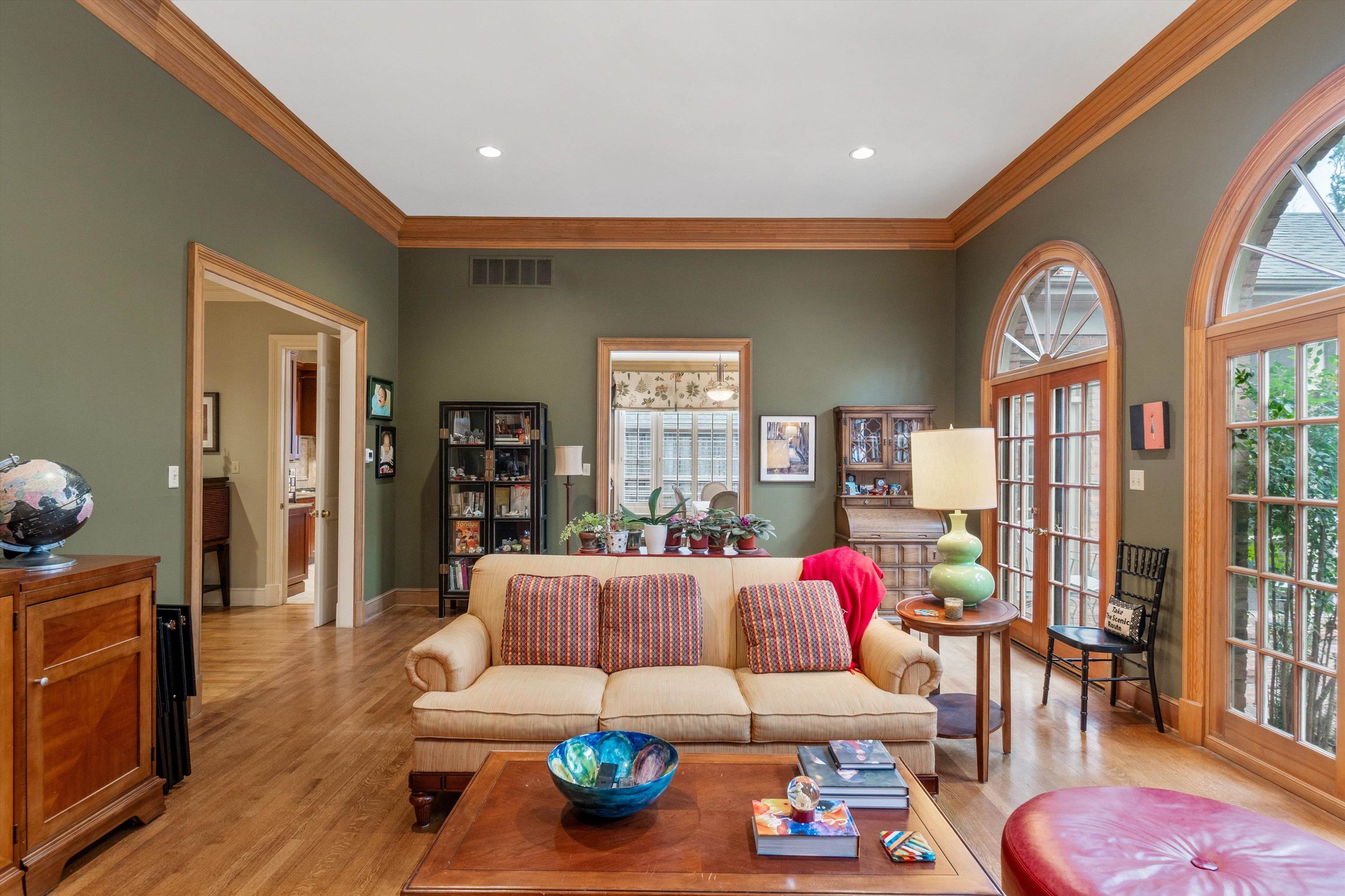 4792 WHITEHALL CV