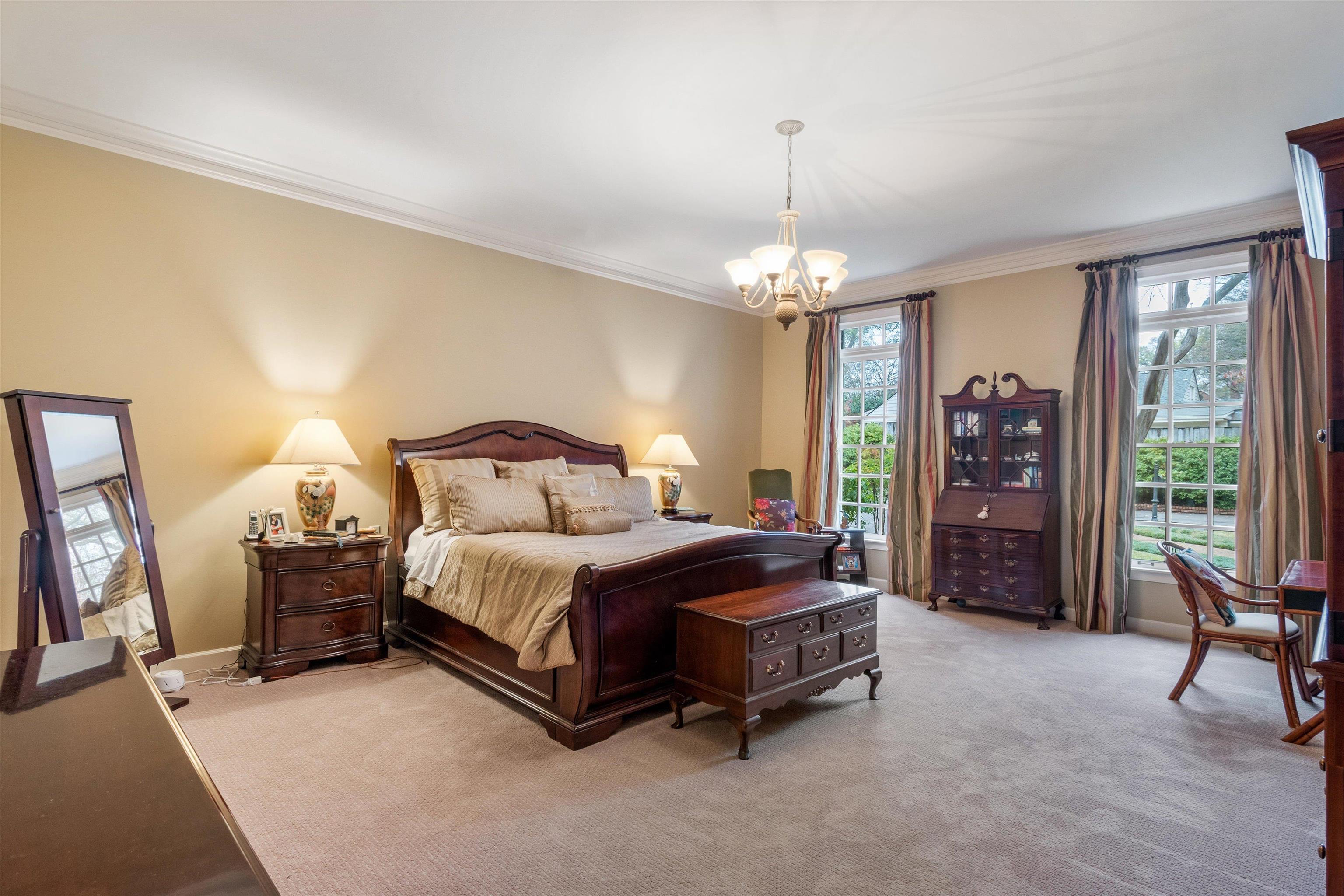4792 WHITEHALL CV