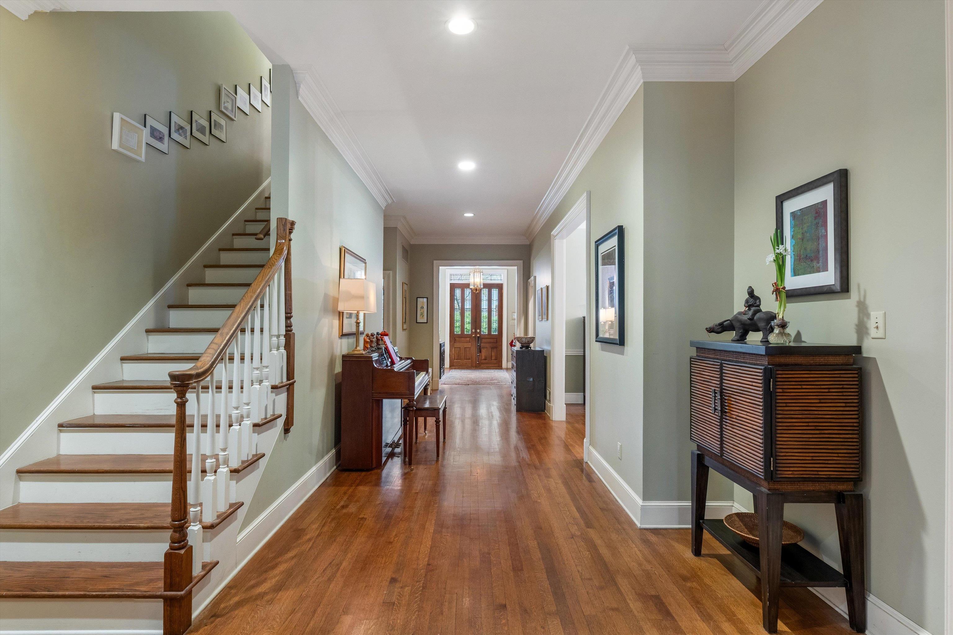 4792 WHITEHALL CV