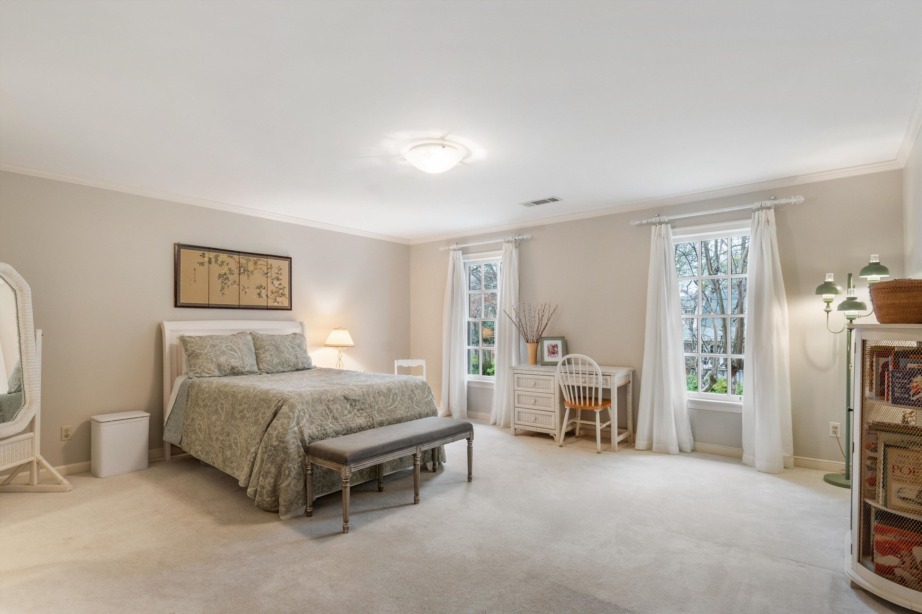 4792 WHITEHALL CV
