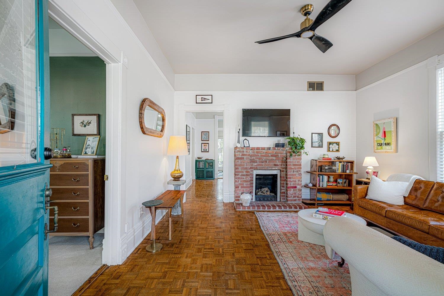 1943 CARR AVE
