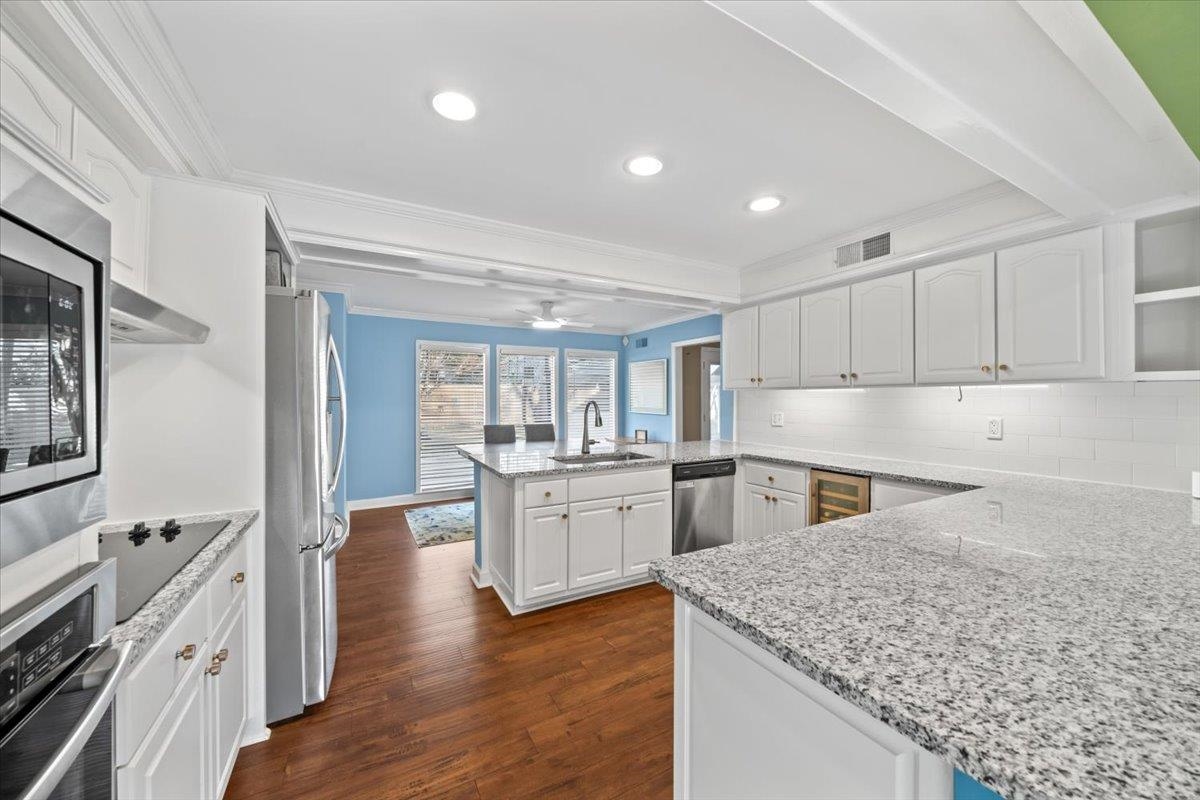 2220 HICKORY CREST DR