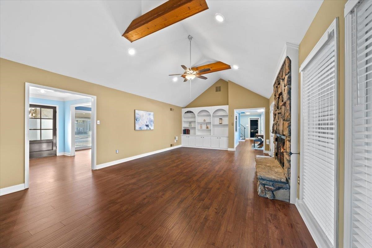 2220 HICKORY CREST DR