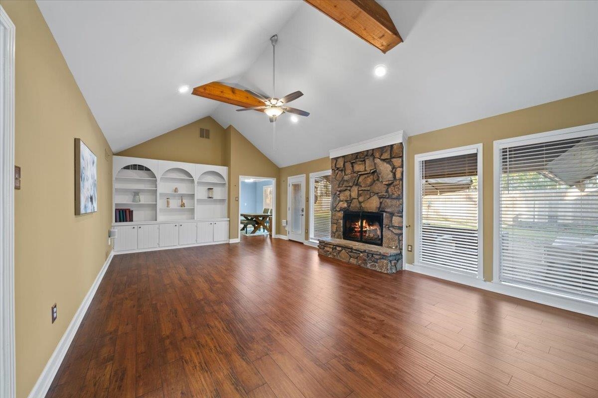 2220 HICKORY CREST DR