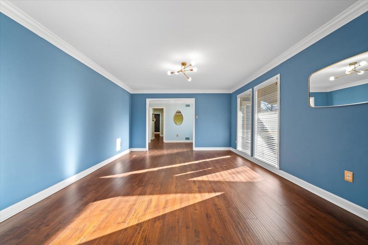 2220 HICKORY CREST DR