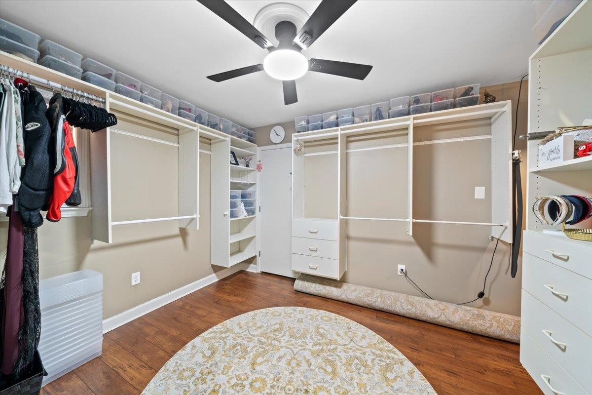 2220 HICKORY CREST DR