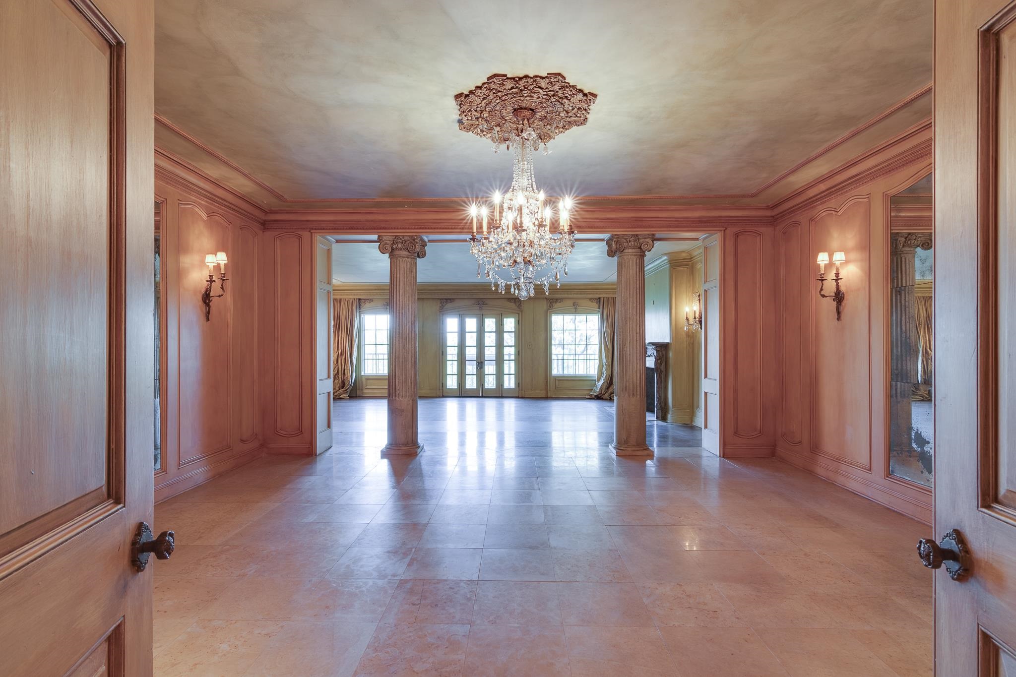 585 S GREER ST Unit: 900