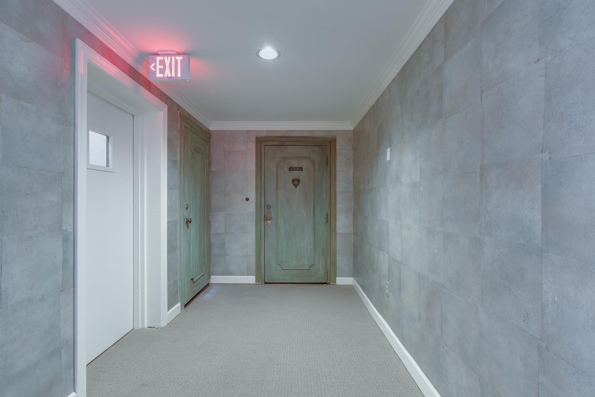 585 S GREER ST Unit: 900