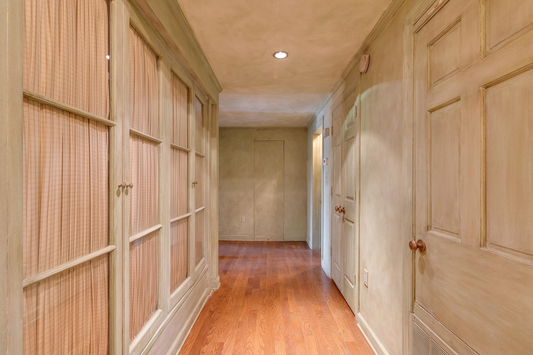 585 S GREER ST Unit: 900