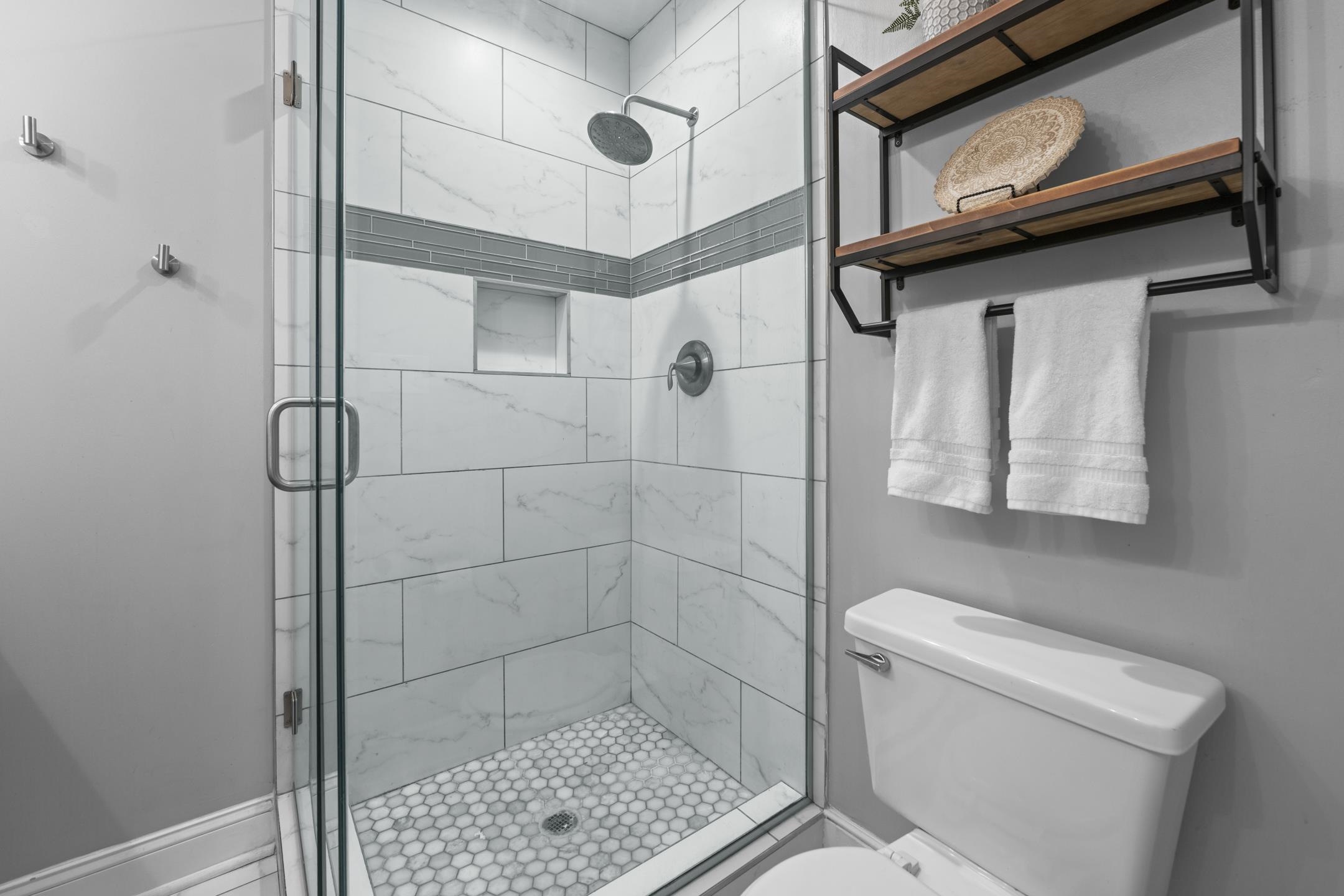 3539 CHARLESWOOD AVE