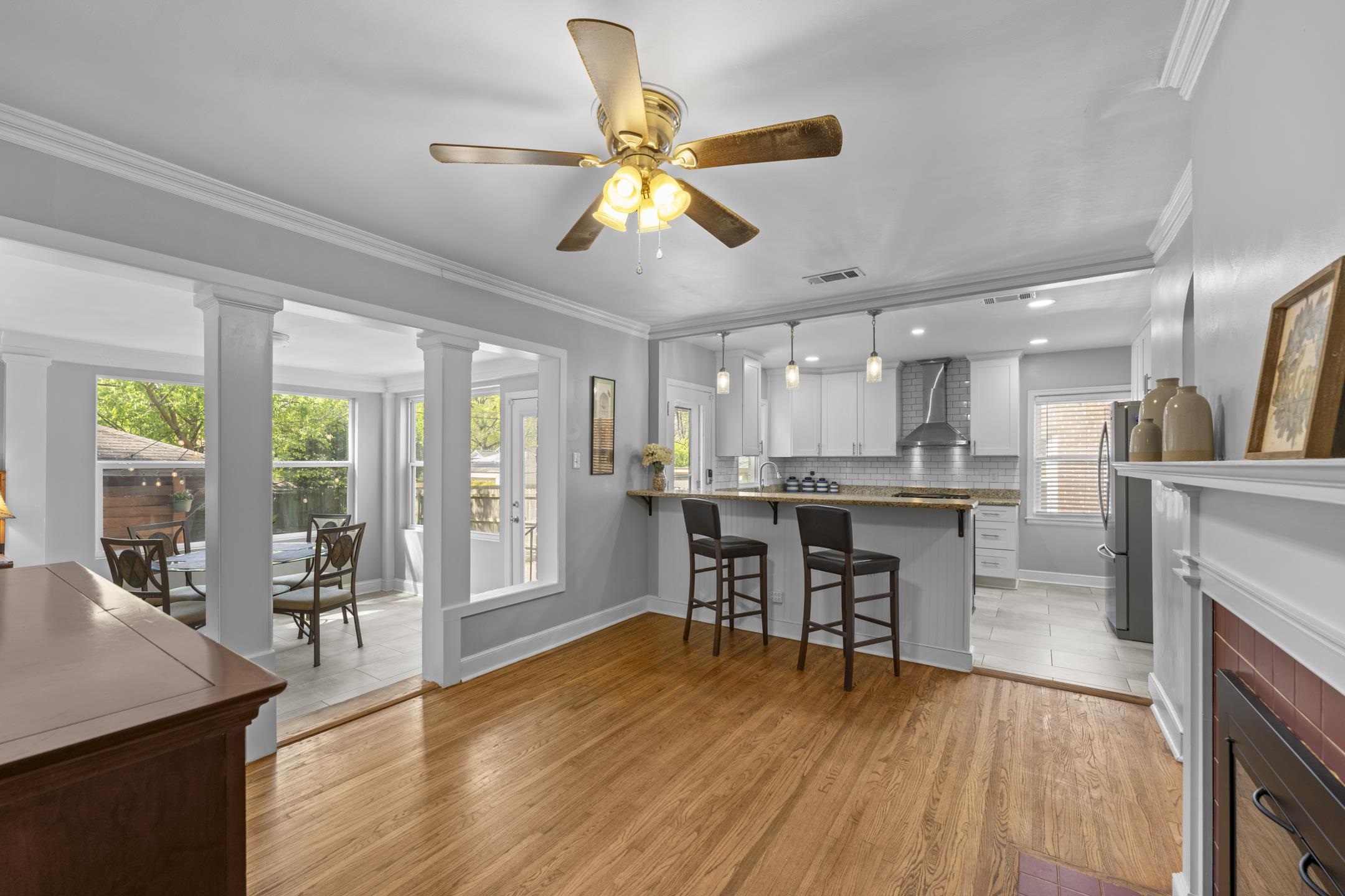 3539 CHARLESWOOD AVE