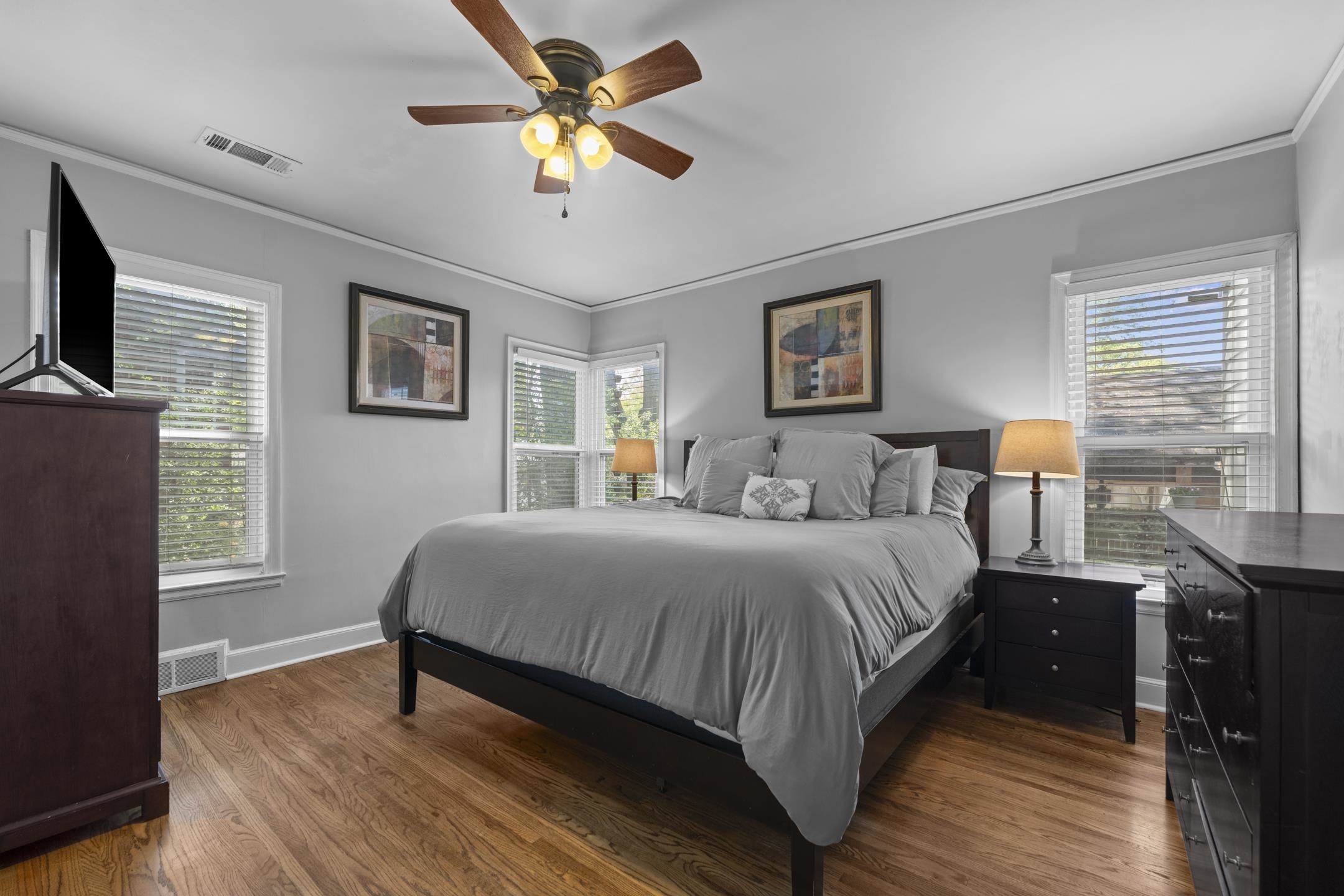 3539 CHARLESWOOD AVE