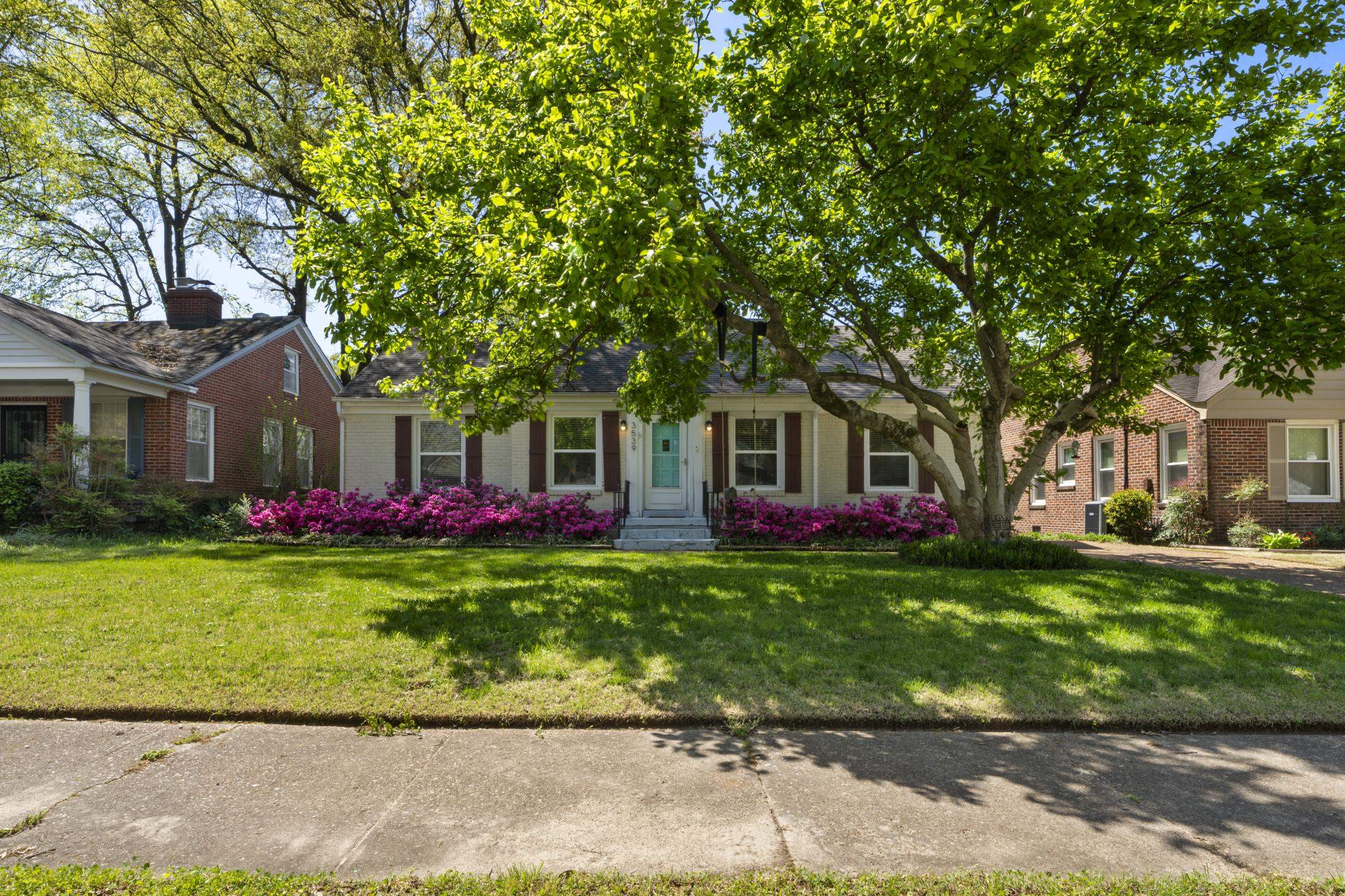 3539 CHARLESWOOD AVE