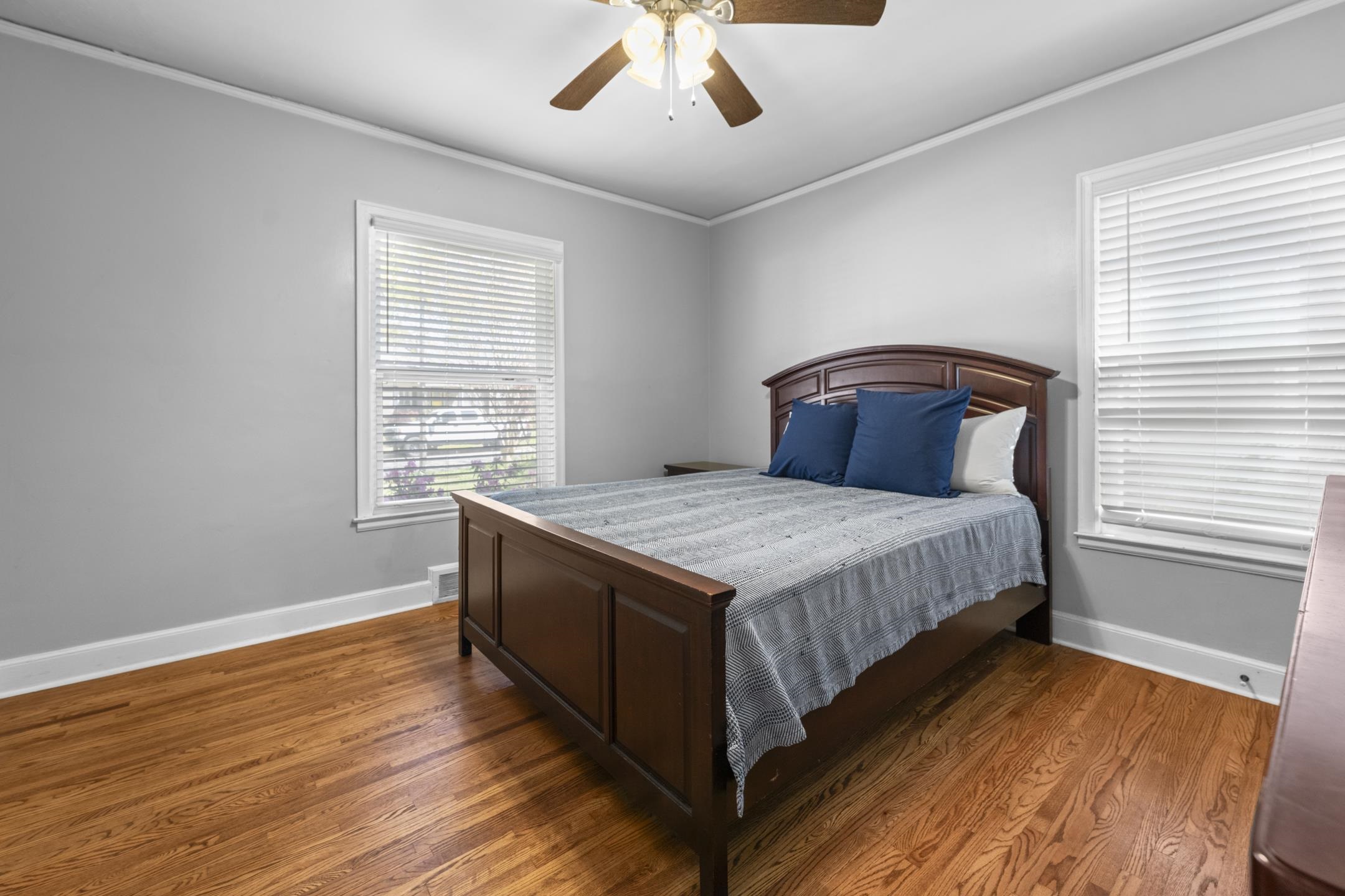 3539 CHARLESWOOD AVE