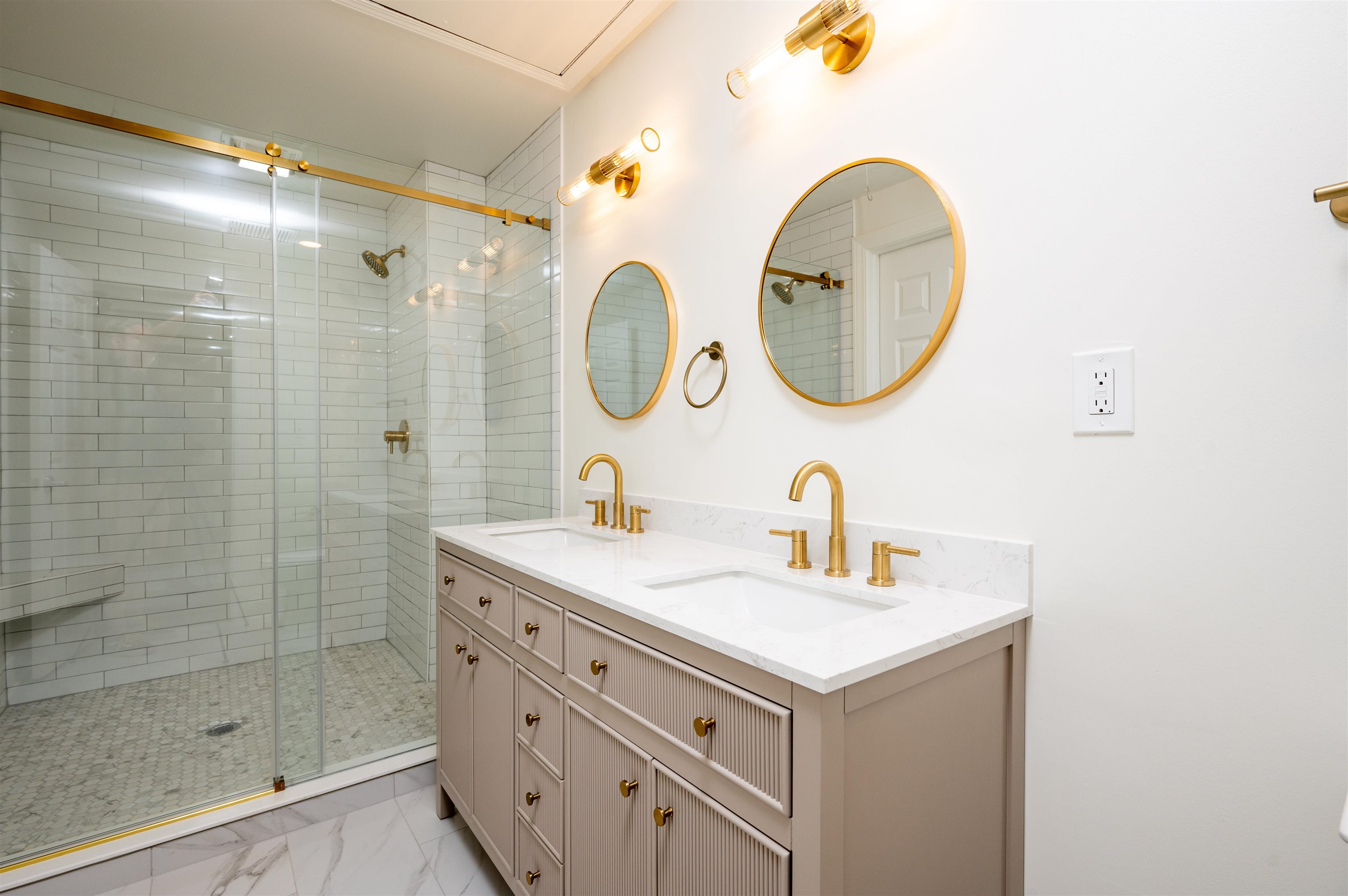 95 S MAIN ST Unit: 204