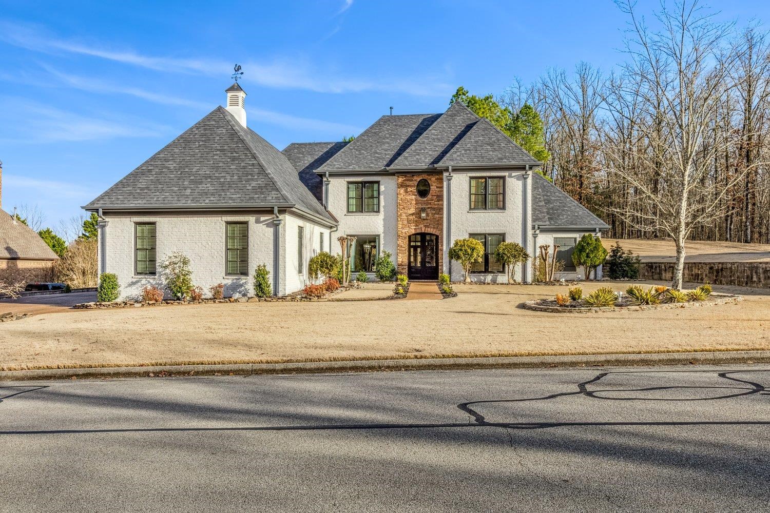 438 GREYWOOD LN