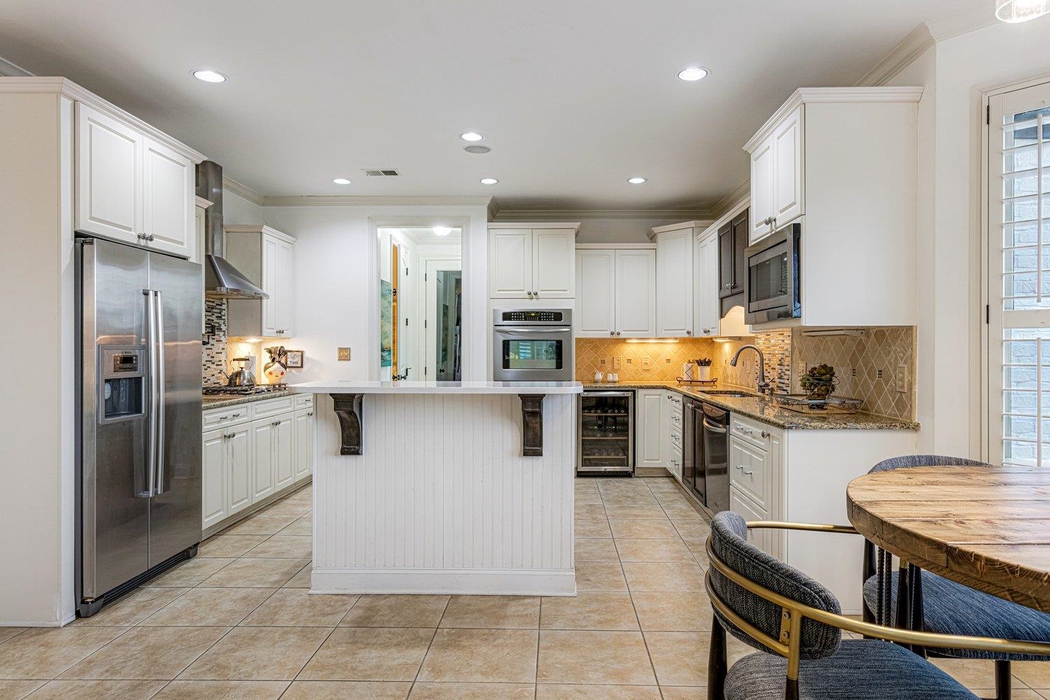 438 GREYWOOD LN