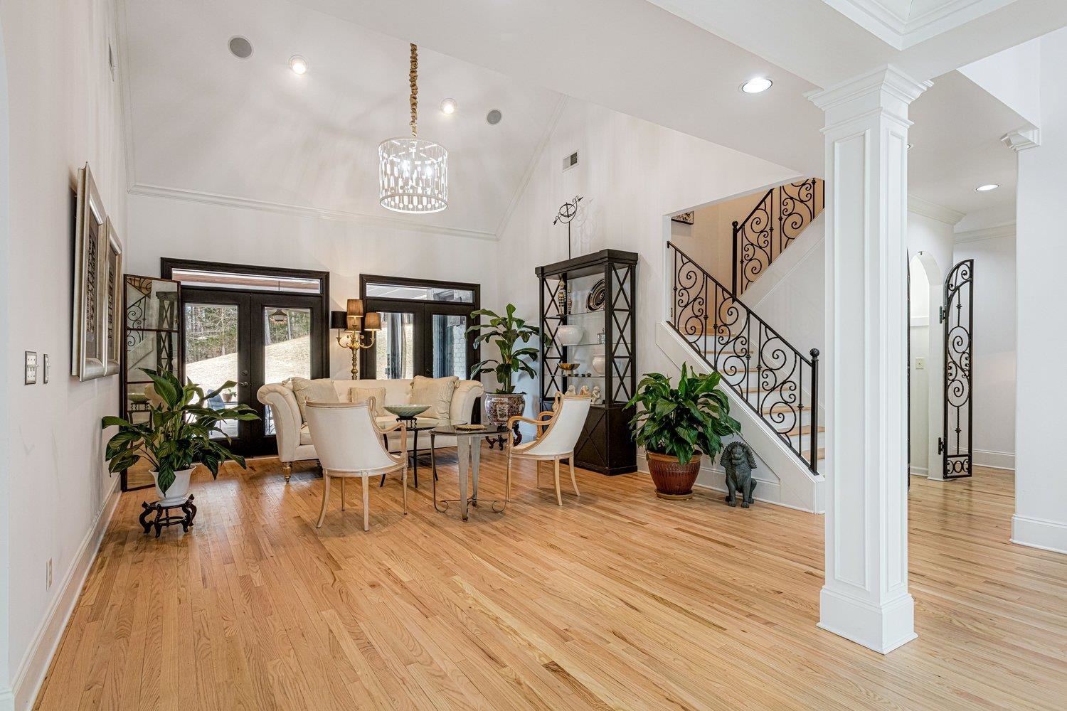 438 GREYWOOD LN