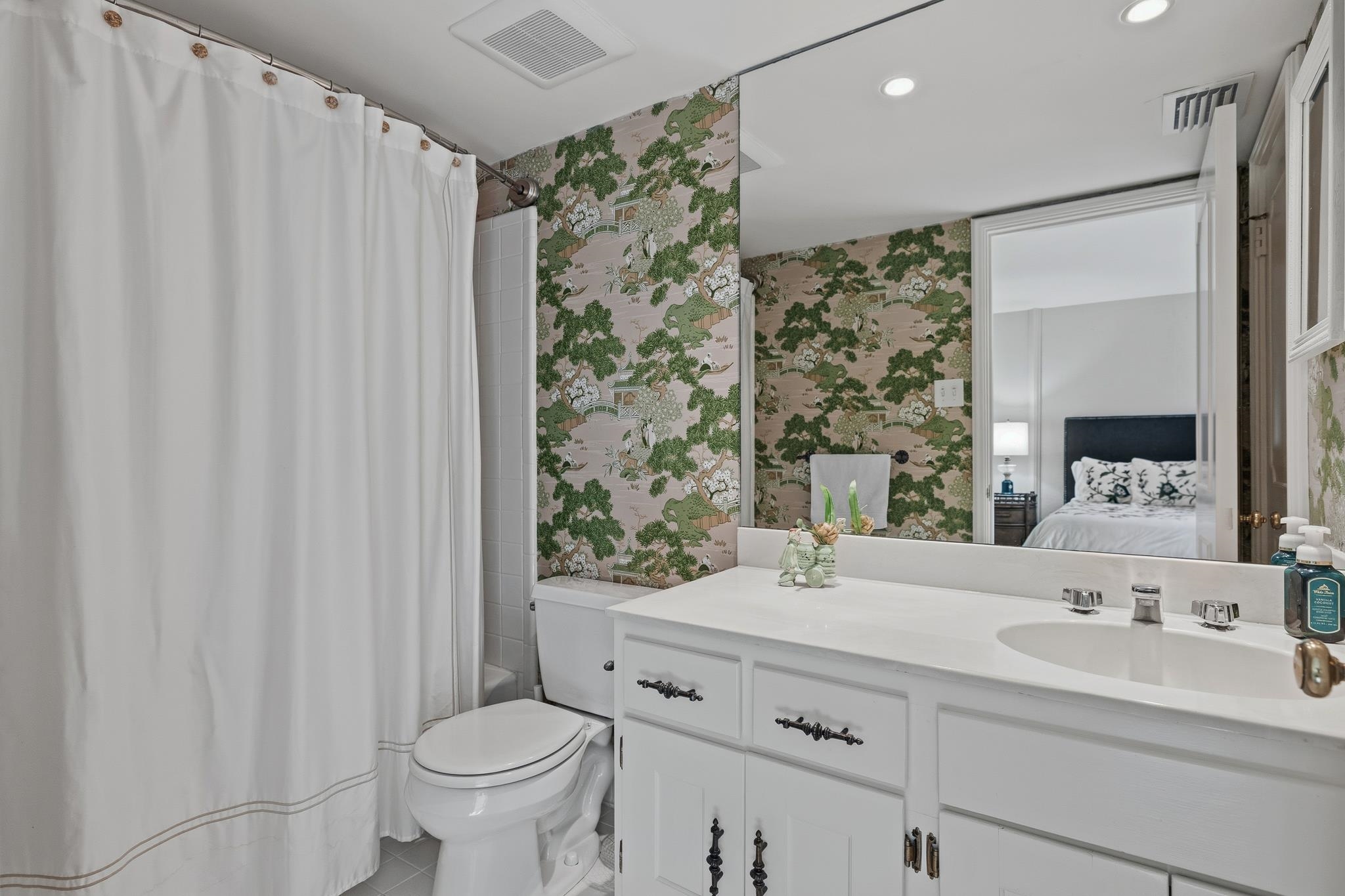 4050 BARONNE WAY Unit: 34