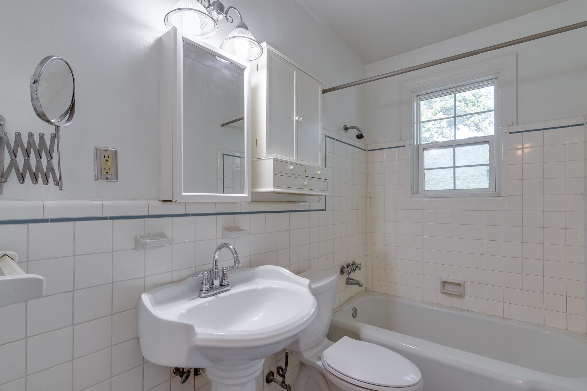 1885 PEABODY AVE Unit: 4