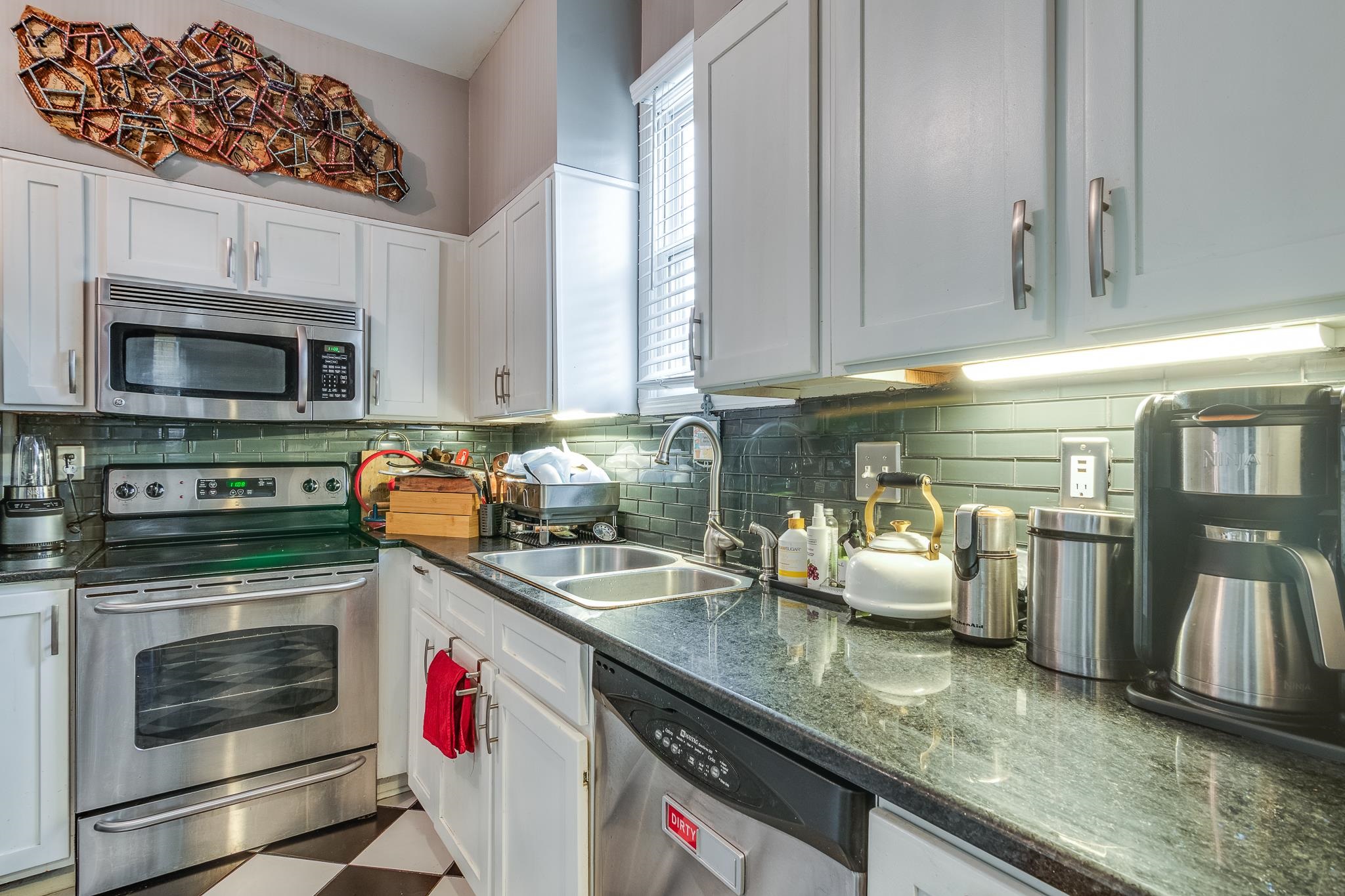 1986 EAST END DR Unit: 5-2