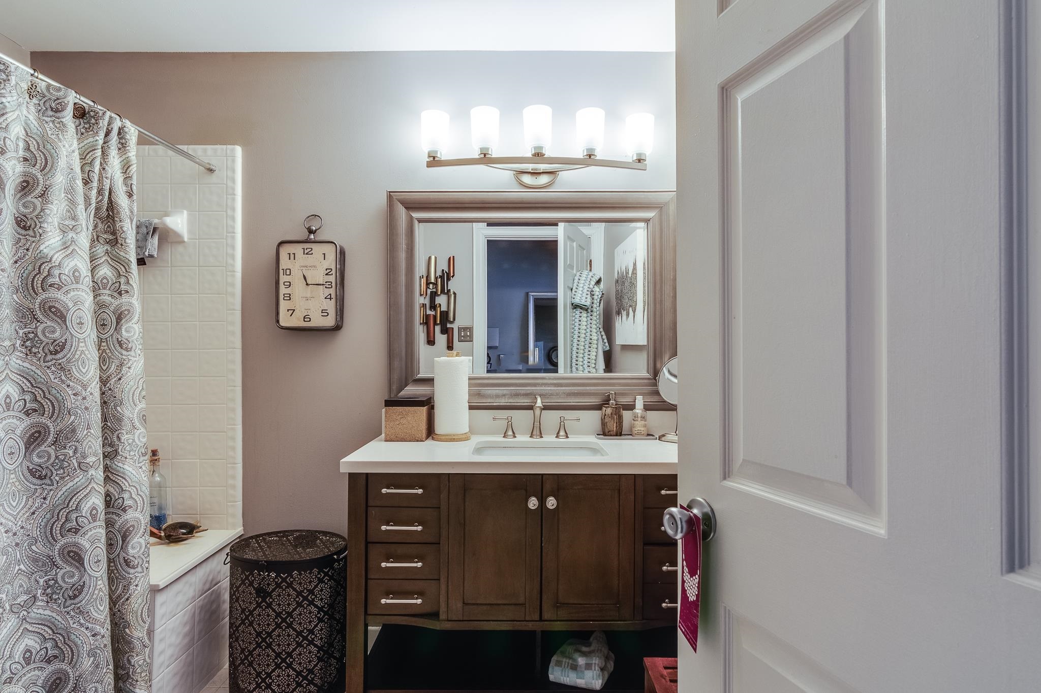 1986 EAST END DR Unit: 5-2