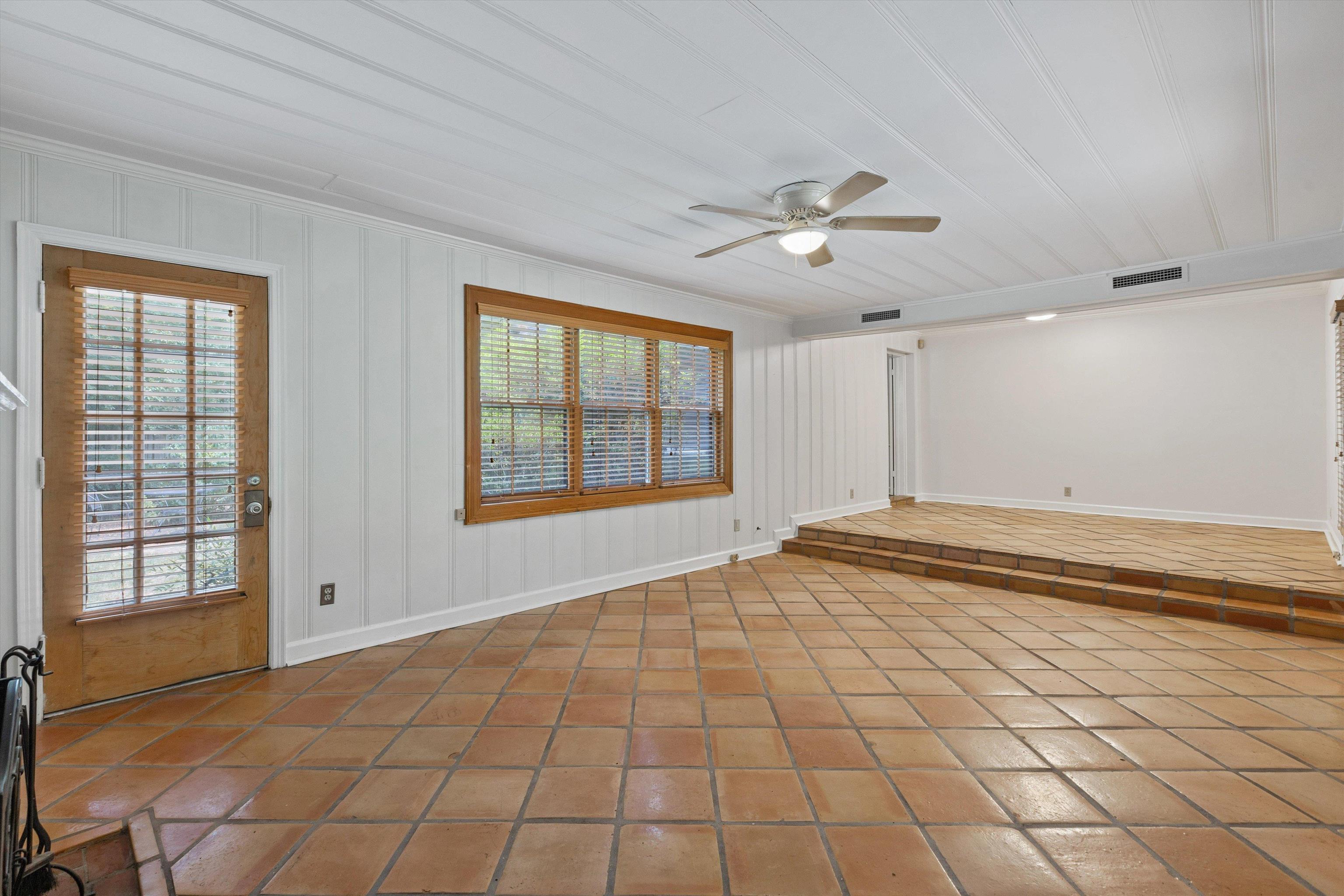 3570 SOUTHWOOD AVE